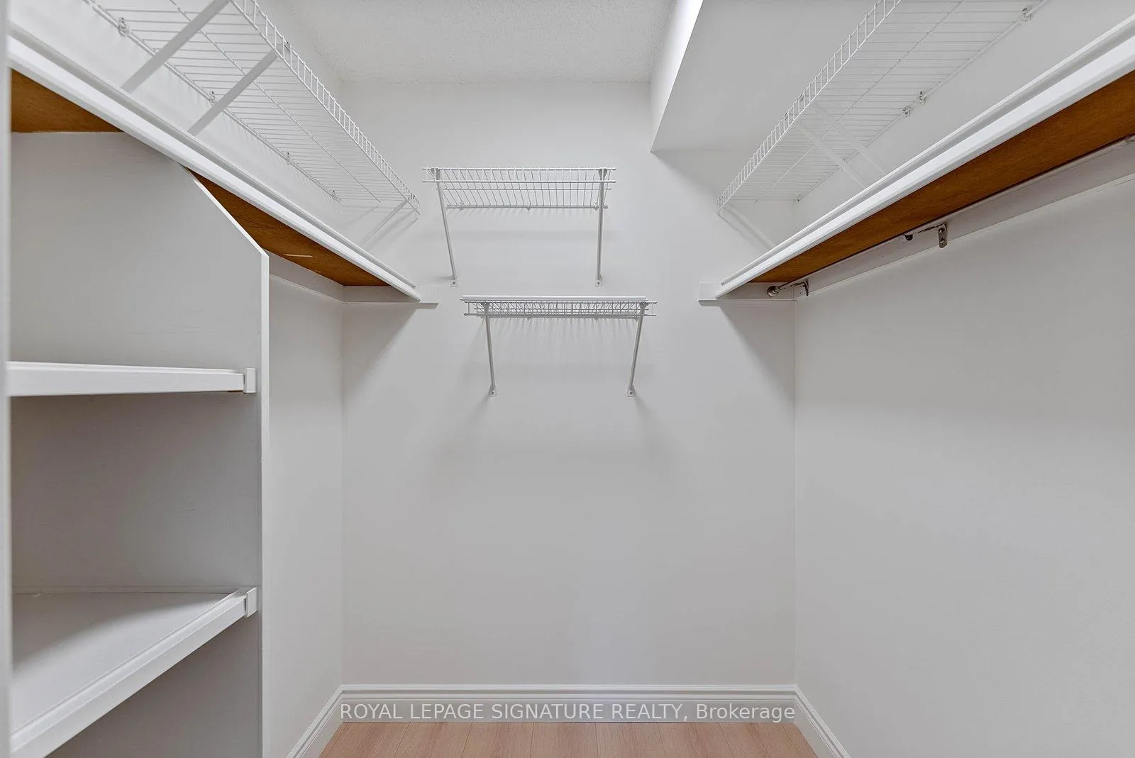 Photo 20 of Unit 921, 633 Bay Street, Toronto, Bay Street Corridor — HOMEH