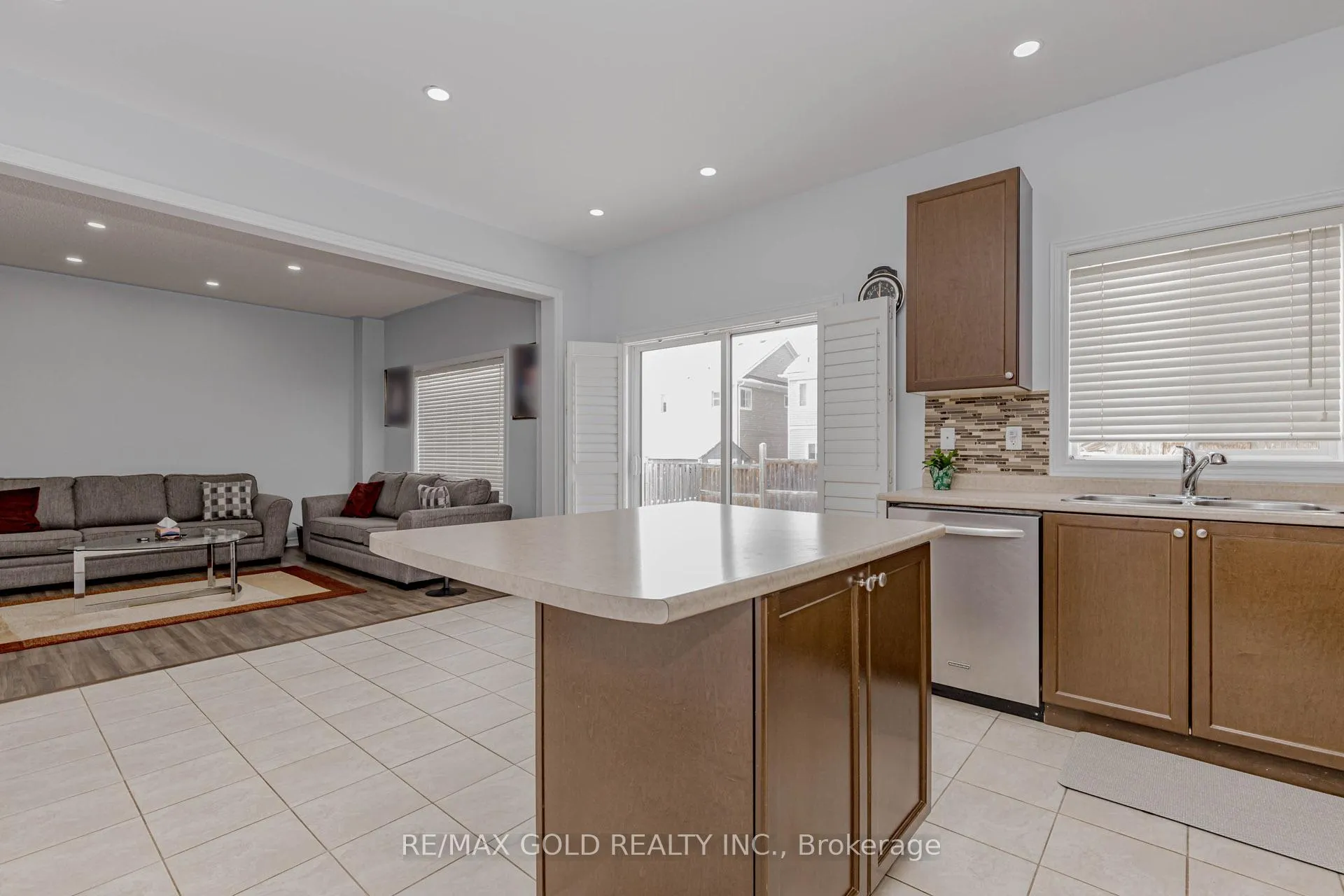 Photo 12 of 527 Wansbrough Way, Shelburne — HOMEH