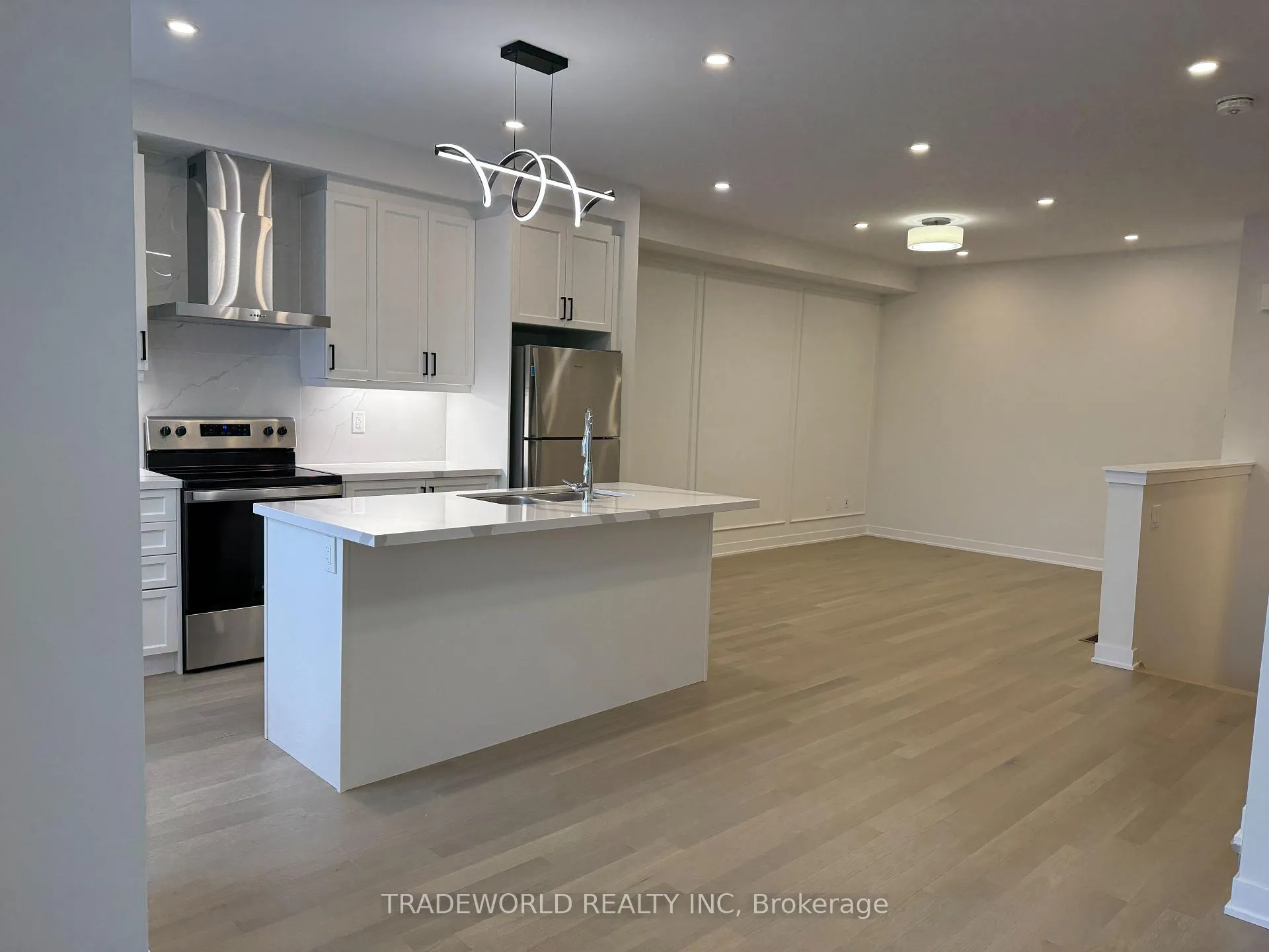 Photo 4 of 35 John Canning Way, Markham, Unionville — HOMEH