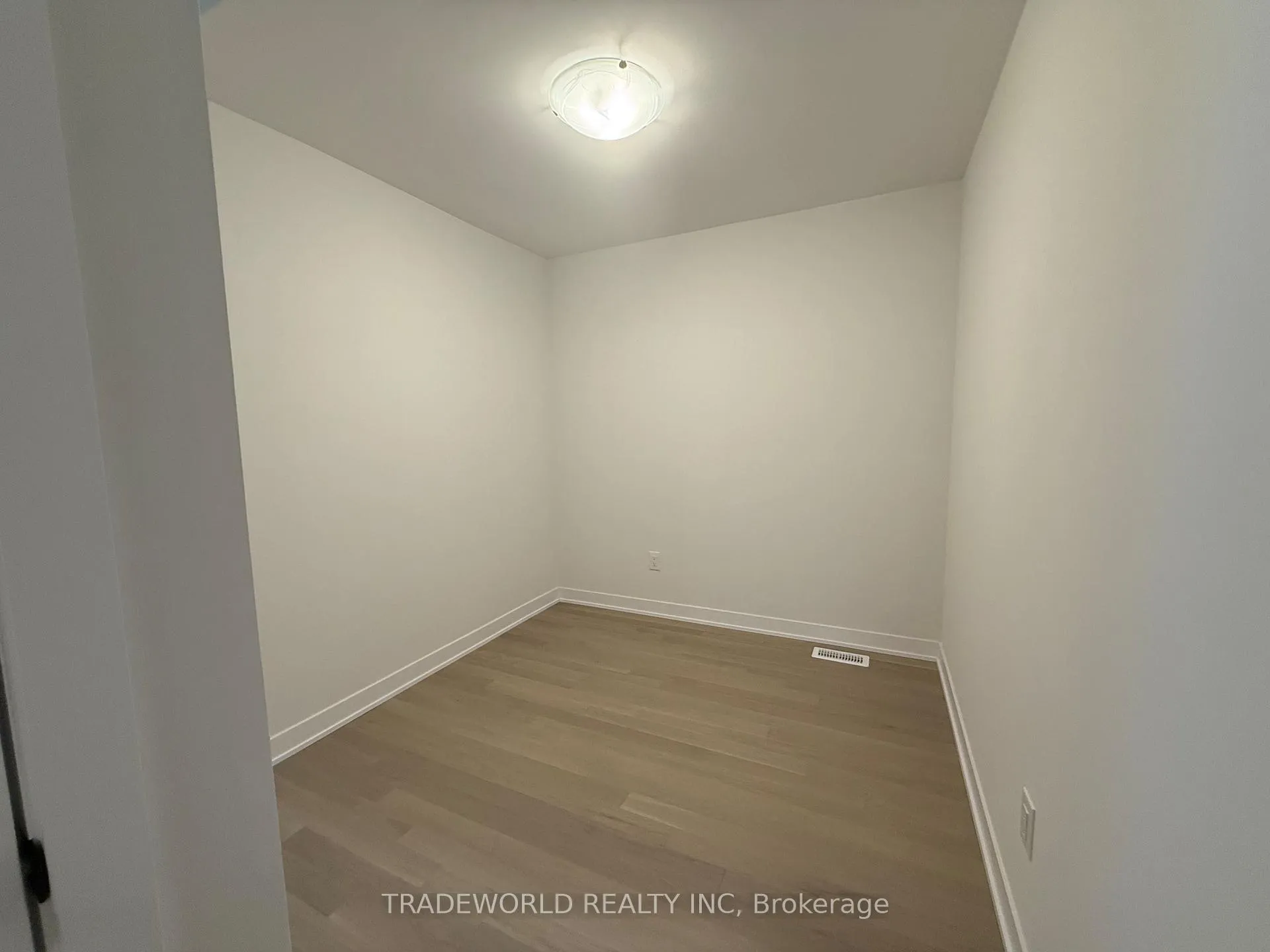 Photo 8 of 35 John Canning Way, Markham, Unionville — HOMEH