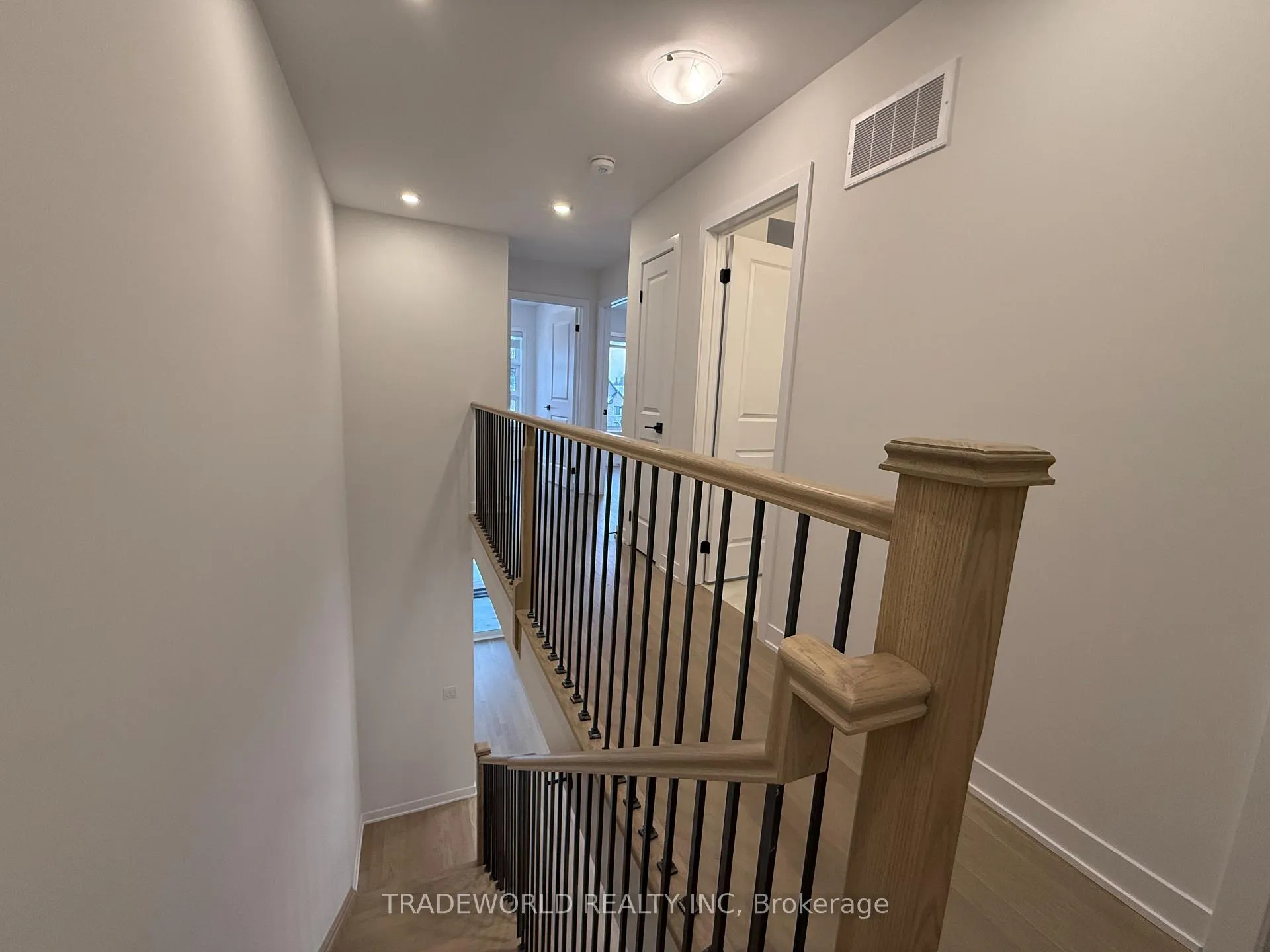 Photo 11 of 35 John Canning Way, Markham, Unionville — HOMEH