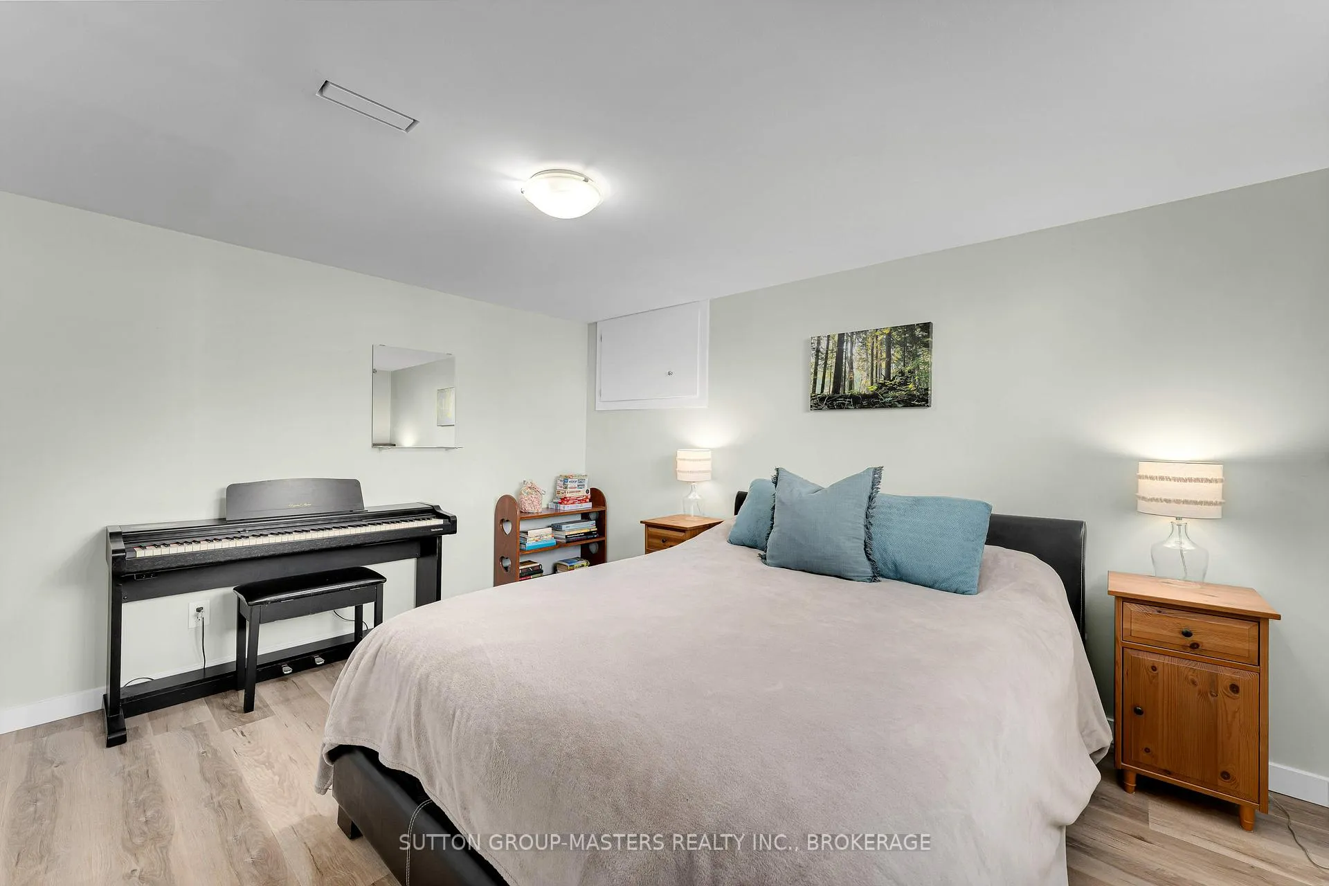 Photo 40 of 51 Mortensen Drive, Loyalist, Amherstview — HOMEH