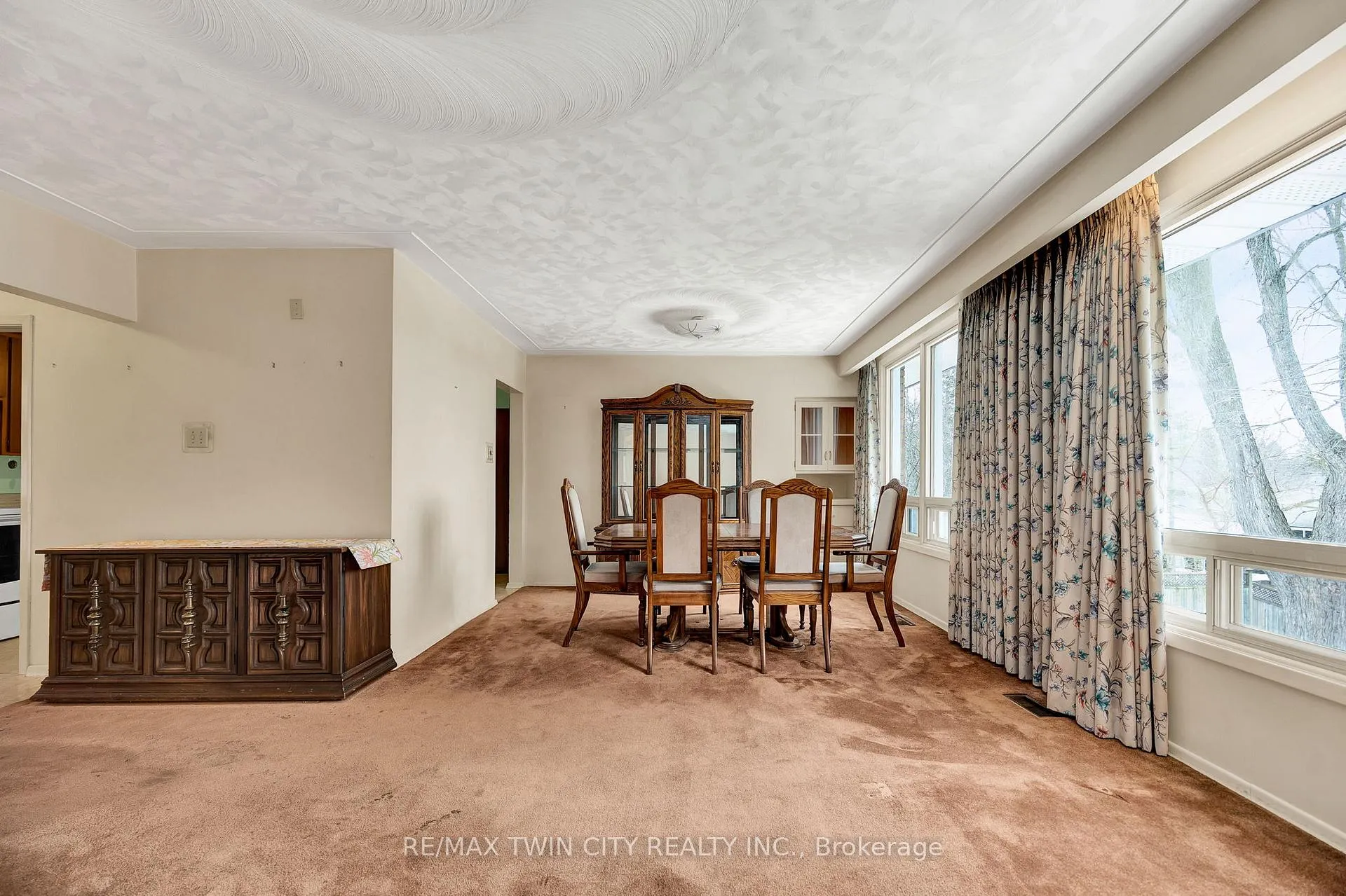 Photo 10 of 396 Fischer Hallman Road, Kitchener — HOMEH