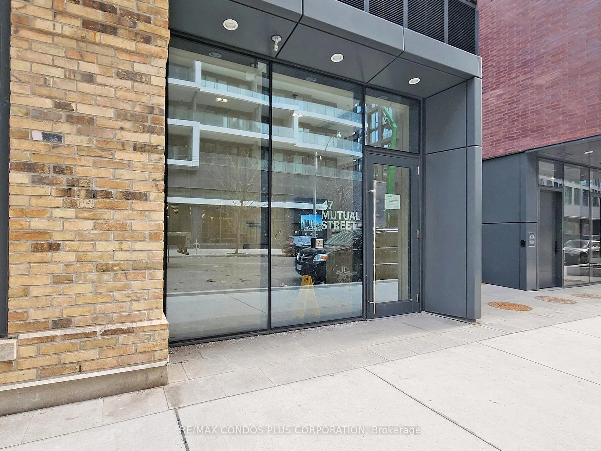 Photo 5 of Unit 2405, 47 Mutual Street, Toronto, Church-Yonge Corridor — HOMEH