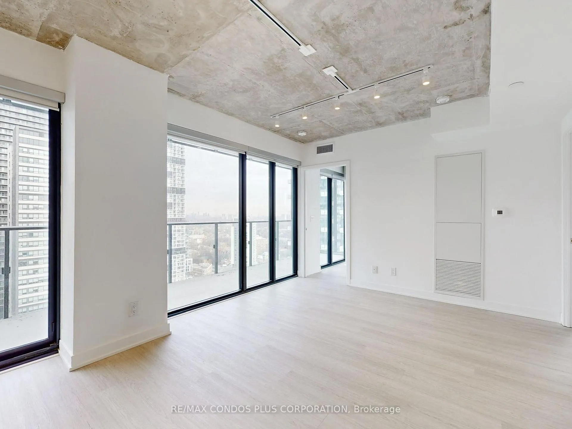 Photo 9 of Unit 2405, 47 Mutual Street, Toronto, Church-Yonge Corridor — HOMEH