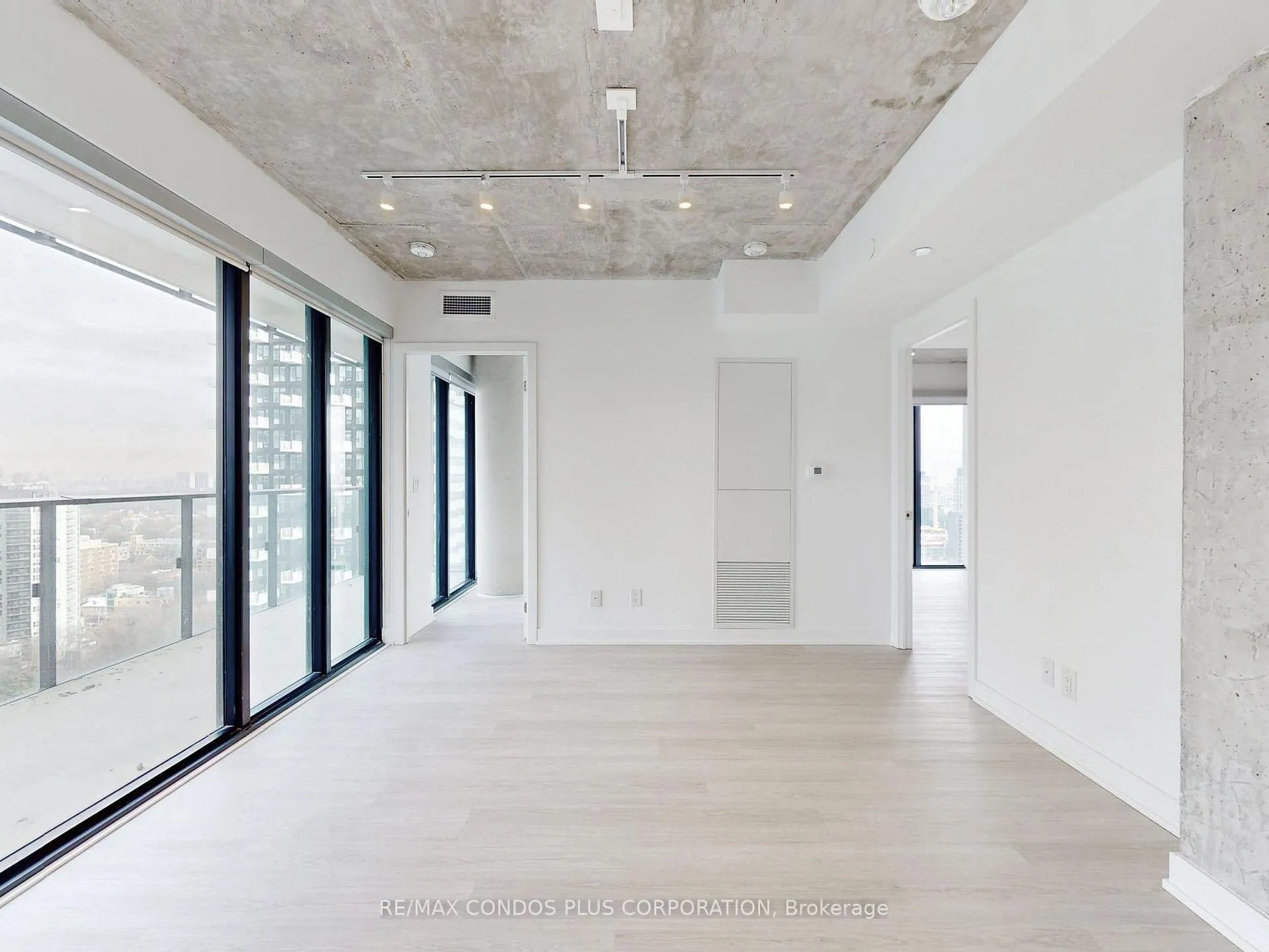 Photo 10 of Unit 2405, 47 Mutual Street, Toronto, Church-Yonge Corridor — HOMEH
