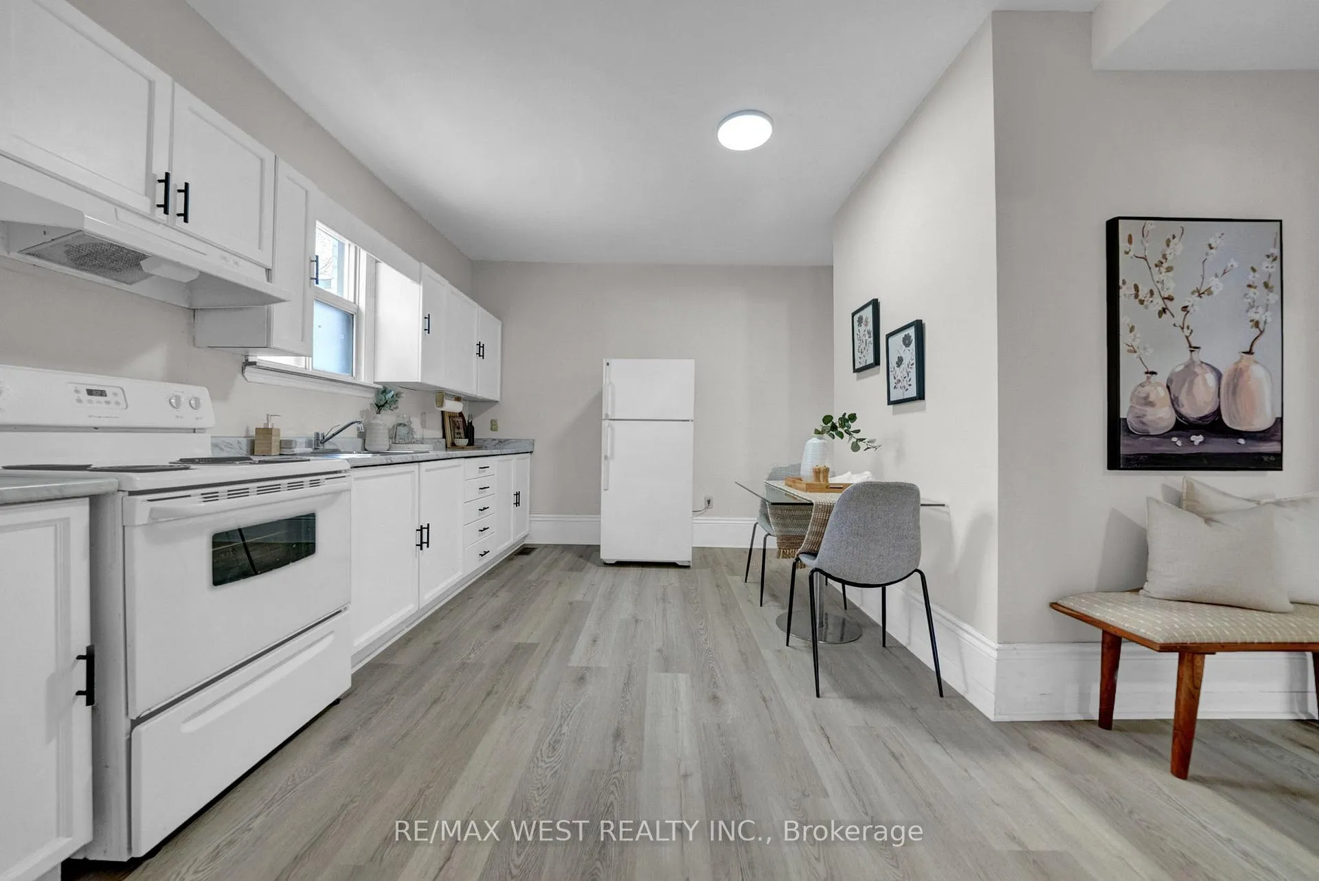 Photo 9 of 164 Albert Street, Oshawa, Central — HOMEH