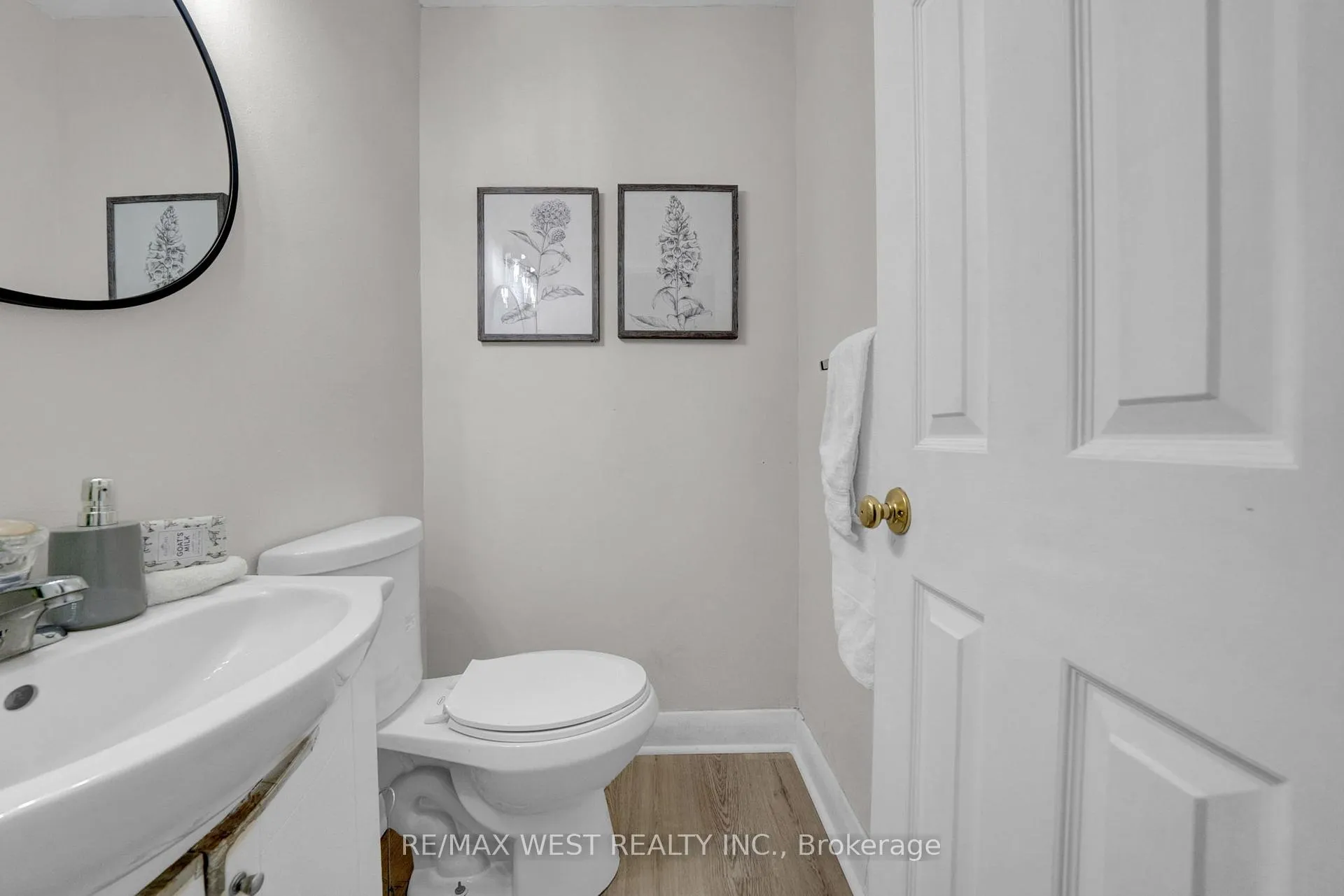 Photo 13 of 164 Albert Street, Oshawa, Central — HOMEH