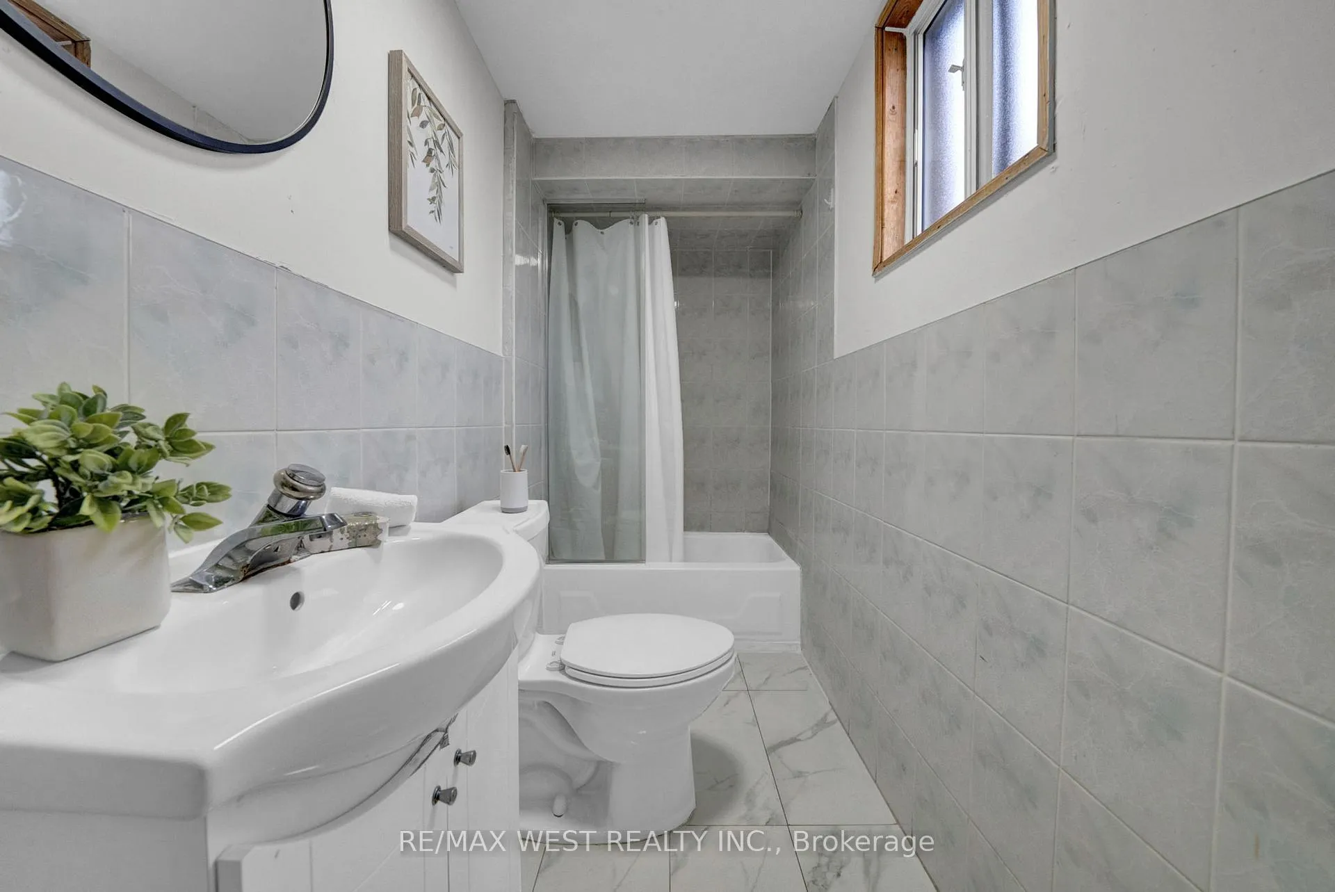 Photo 14 of 164 Albert Street, Oshawa, Central — HOMEH