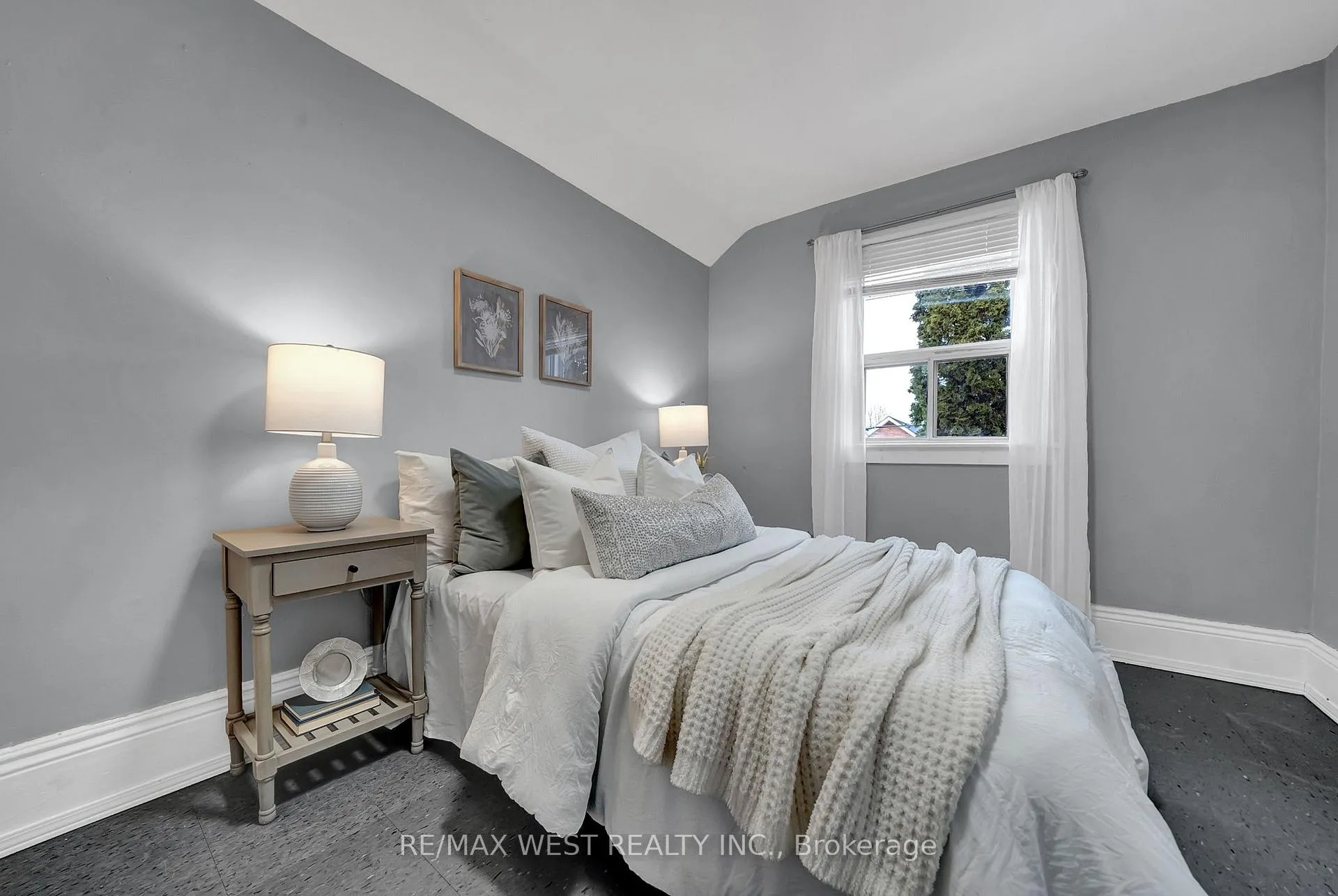 Photo 19 of 164 Albert Street, Oshawa, Central — HOMEH
