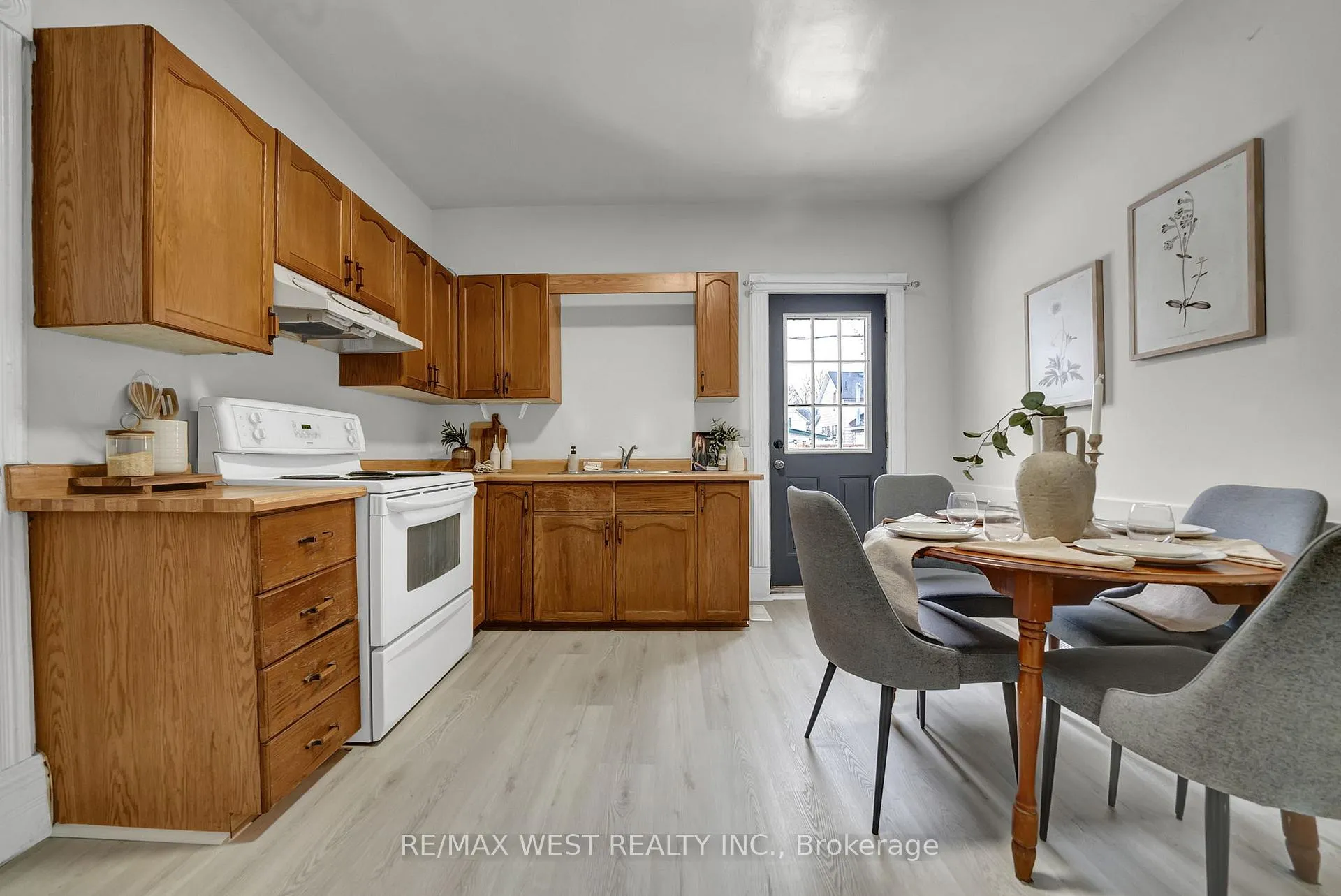 Photo 23 of 164 Albert Street, Oshawa, Central — HOMEH