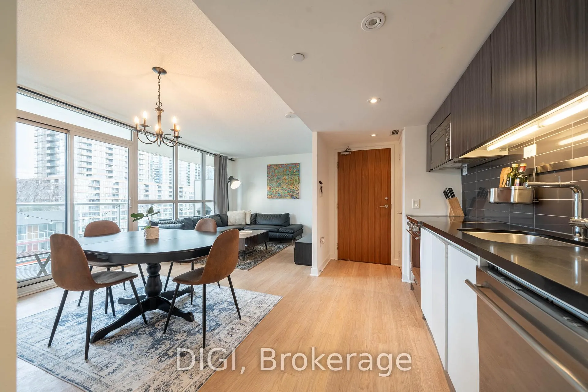 Photo 3 of Unit 915, 75 Queens Wharf Road, Toronto, Waterfront Communities — HOMEH