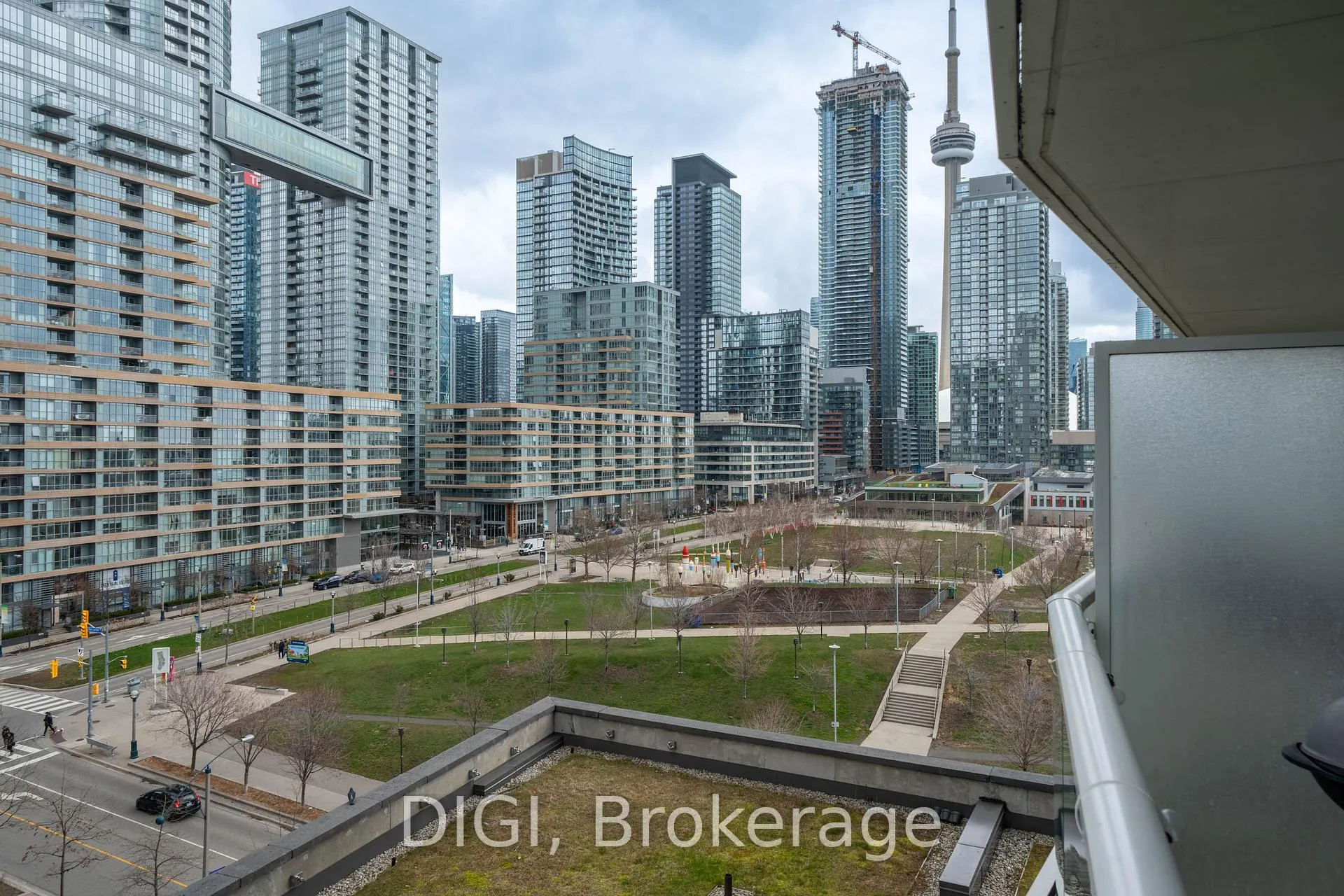 Photo 11 of Unit 915, 75 Queens Wharf Road, Toronto, Waterfront Communities — HOMEH