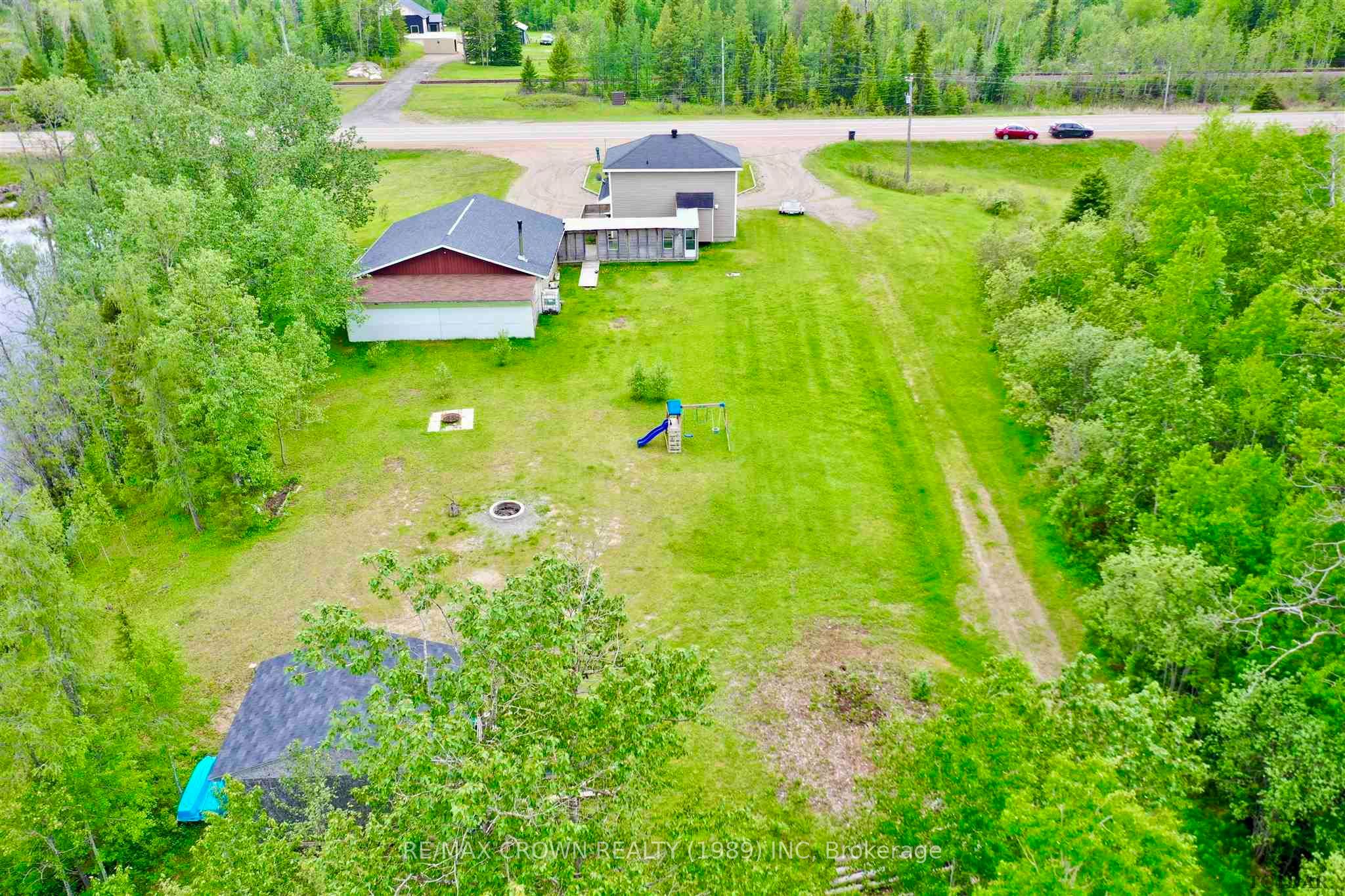 Photo 16 of 208 Highway 11 N, Kapuskasing — HOMEH