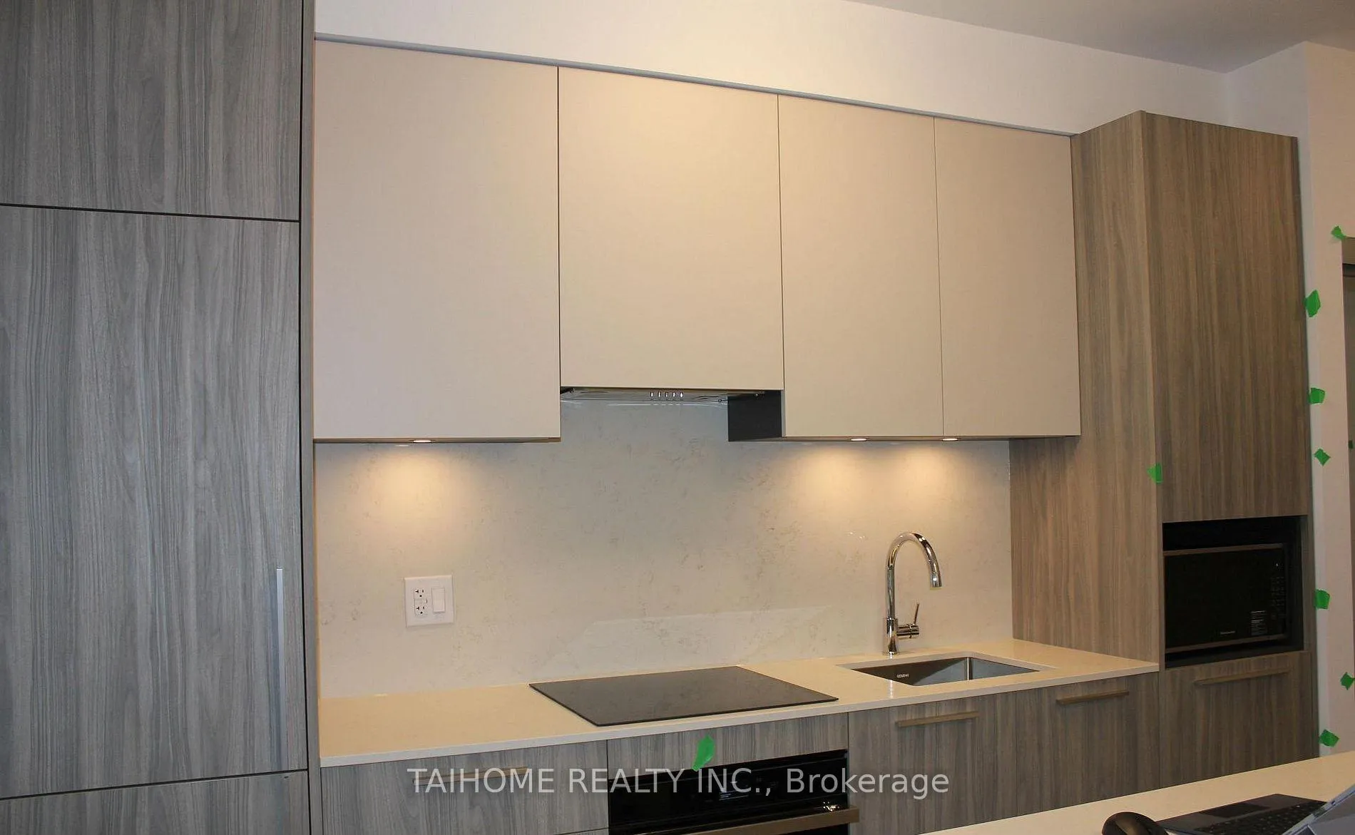 Photo 7 of Unit 1601, 65 Broadway Avenue, Toronto, Mount Pleasant West — HOMEH