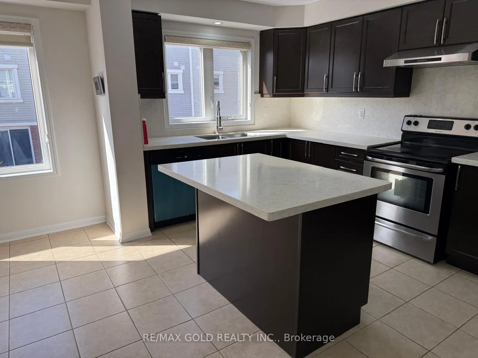 Photo 8 of 6 Stemford Road, Brampton, Northwest Brampton — HOMEH