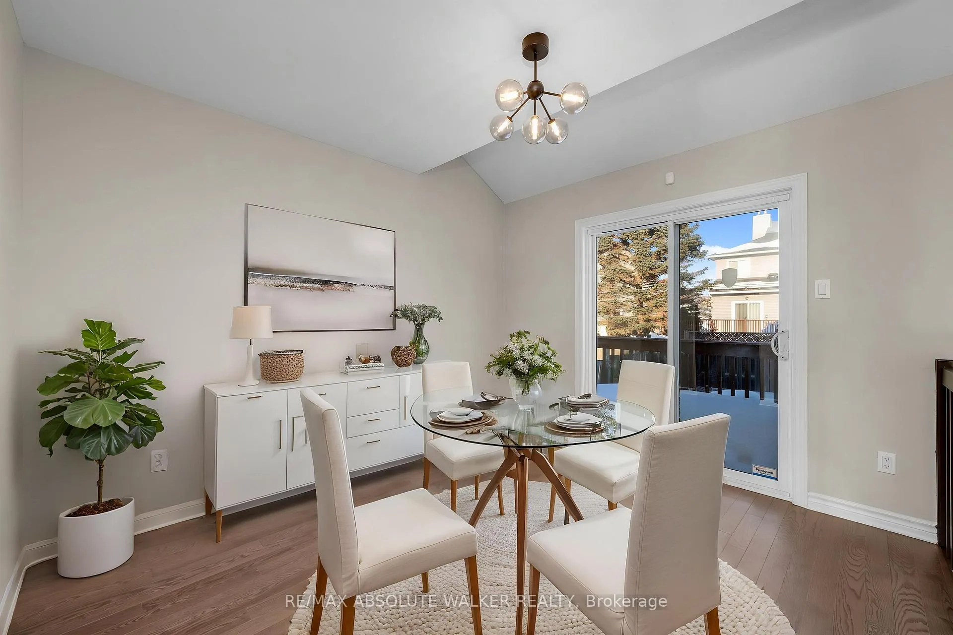 Photo 6 of 1538 Briarfield Crescent, Ottawa, Fallingbrook/Ridgemount — HOMEH