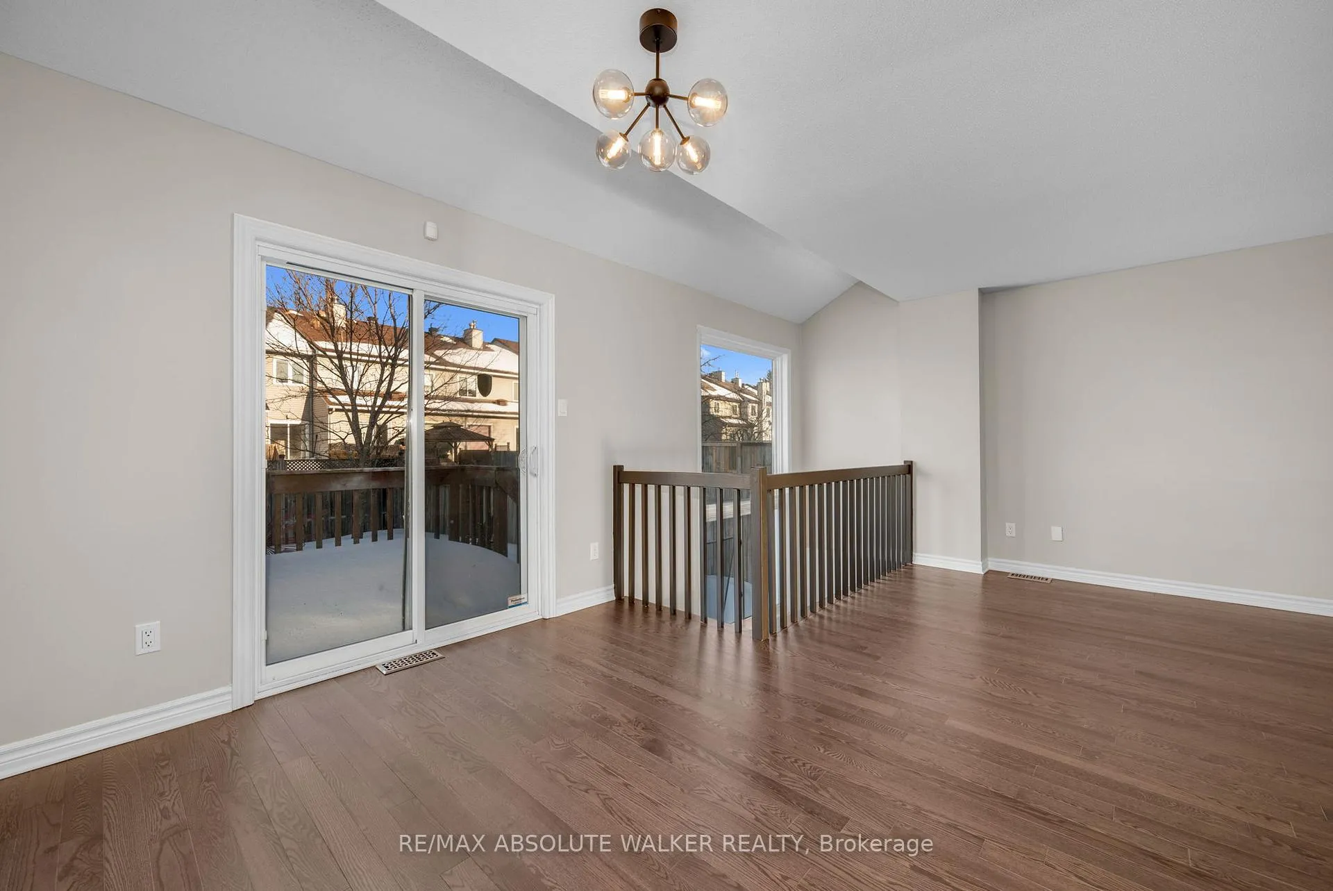 Photo 9 of 1538 Briarfield Crescent, Ottawa, Fallingbrook/Ridgemount — HOMEH