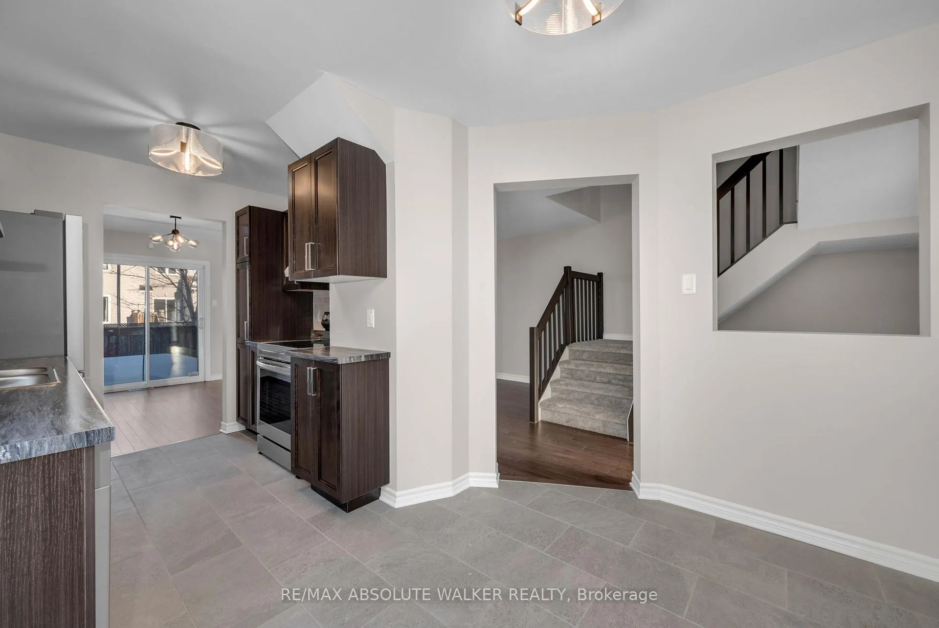Photo 12 of 1538 Briarfield Crescent, Ottawa, Fallingbrook/Ridgemount — HOMEH
