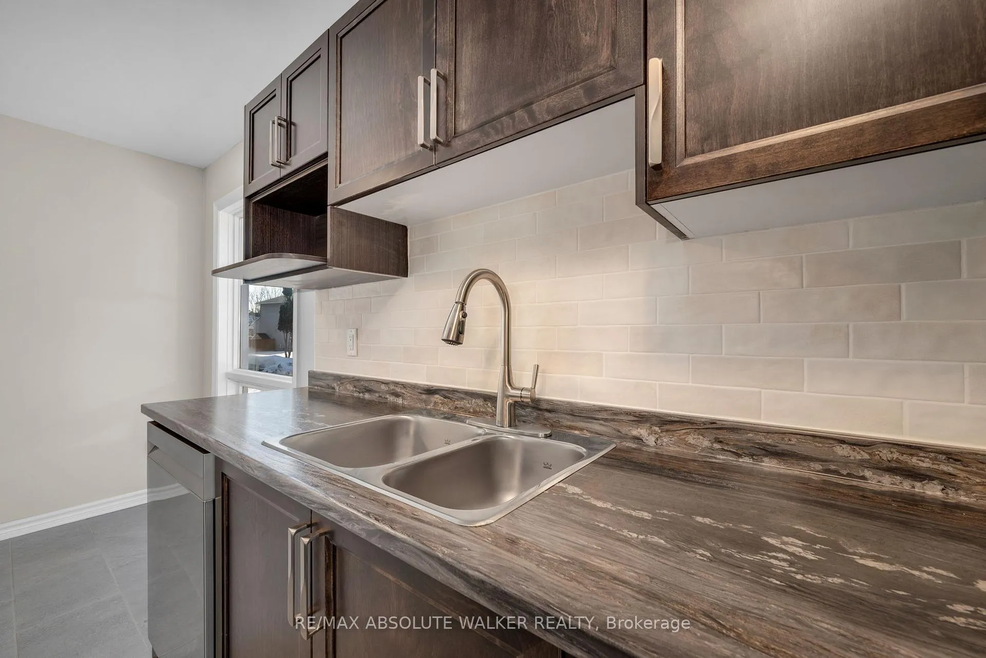 Photo 15 of 1538 Briarfield Crescent, Ottawa, Fallingbrook/Ridgemount — HOMEH