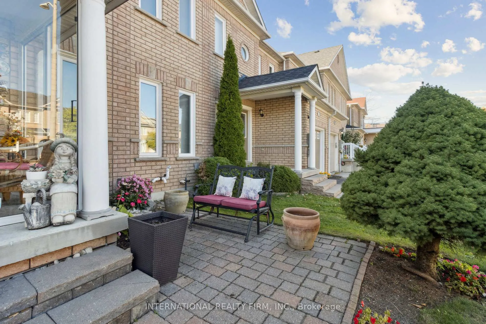 Photo 3 of 76 Timberwolf Crescent, Vaughan, Vellore Village — HOMEH