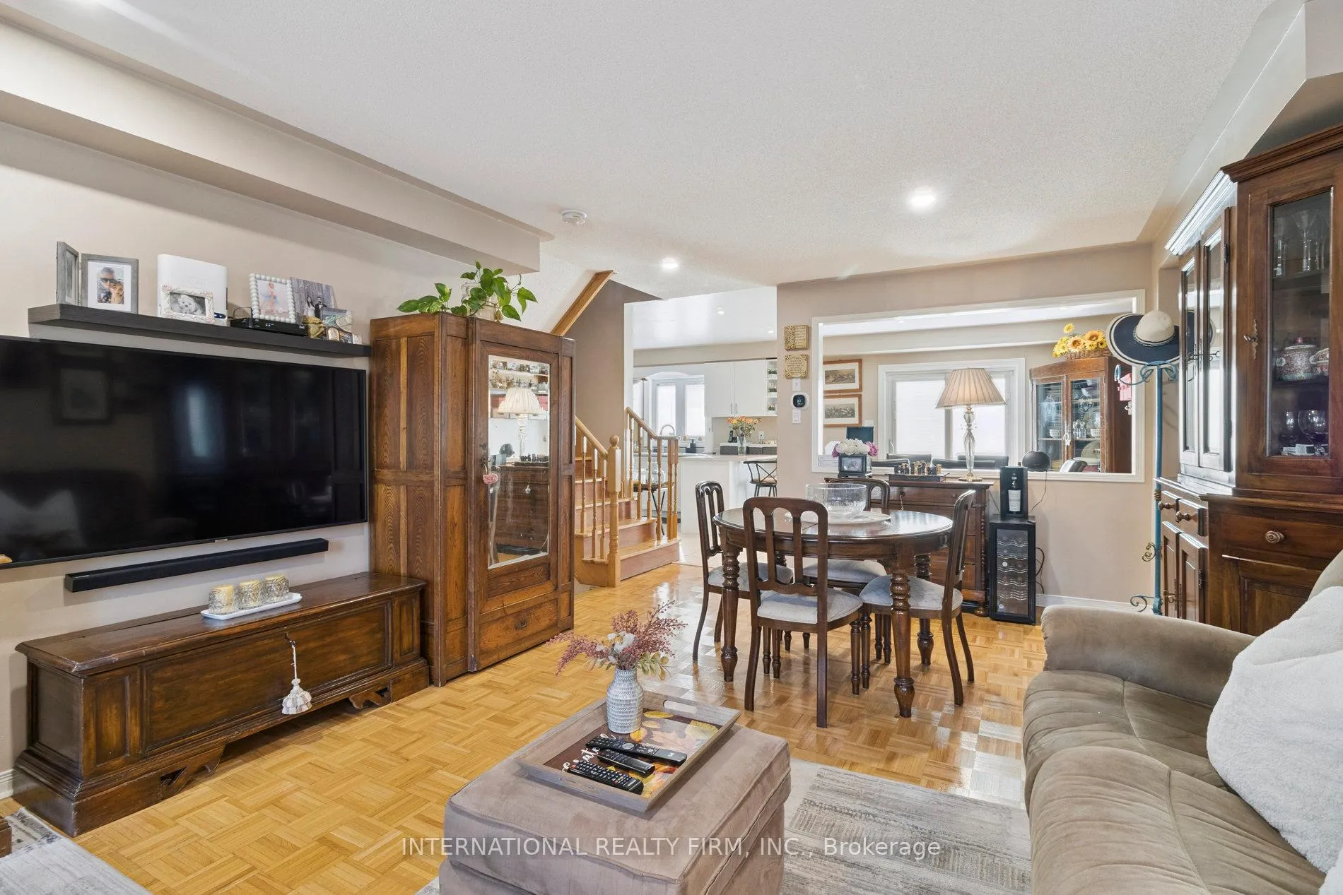 Photo 8 of 76 Timberwolf Crescent, Vaughan, Vellore Village — HOMEH