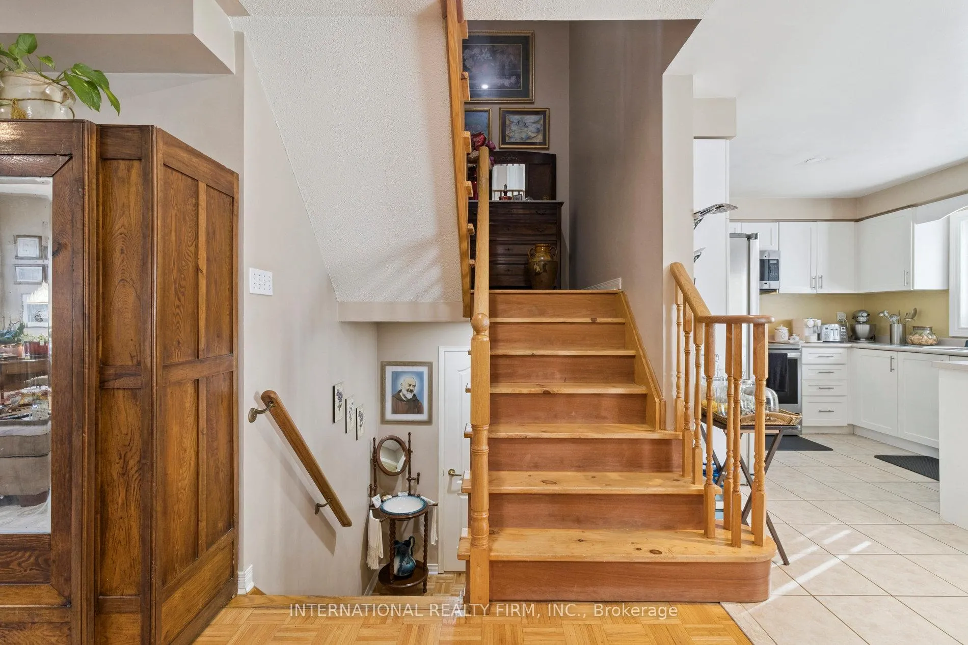 Photo 12 of 76 Timberwolf Crescent, Vaughan, Vellore Village — HOMEH