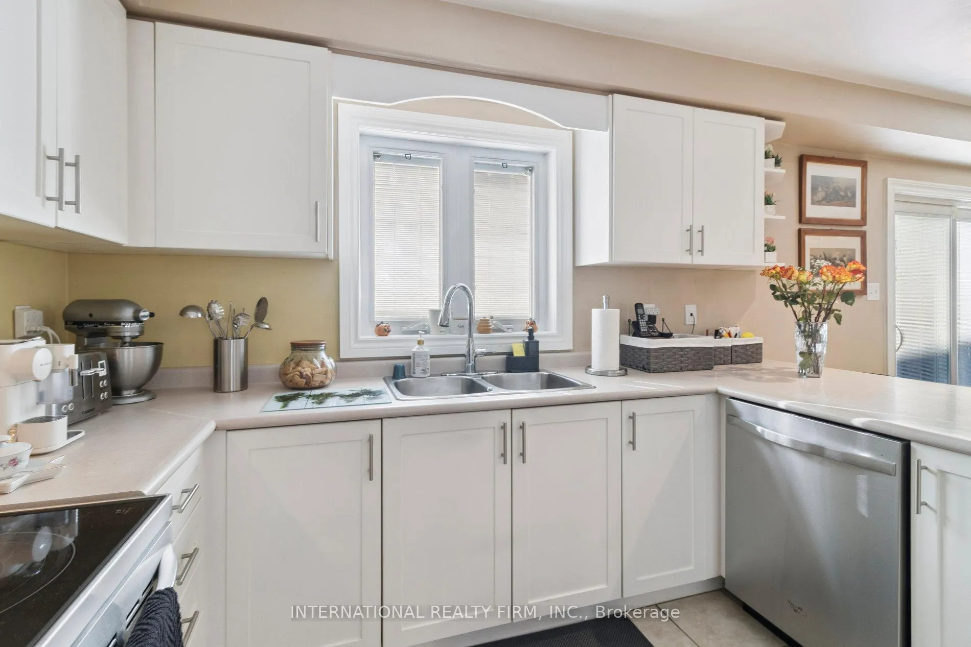 Photo 19 of 76 Timberwolf Crescent, Vaughan, Vellore Village — HOMEH