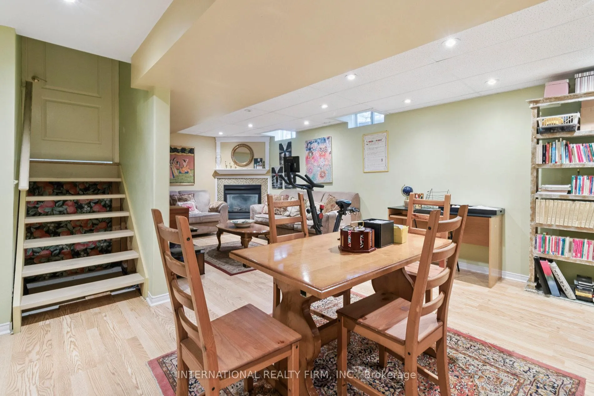 Photo 32 of 76 Timberwolf Crescent, Vaughan, Vellore Village — HOMEH