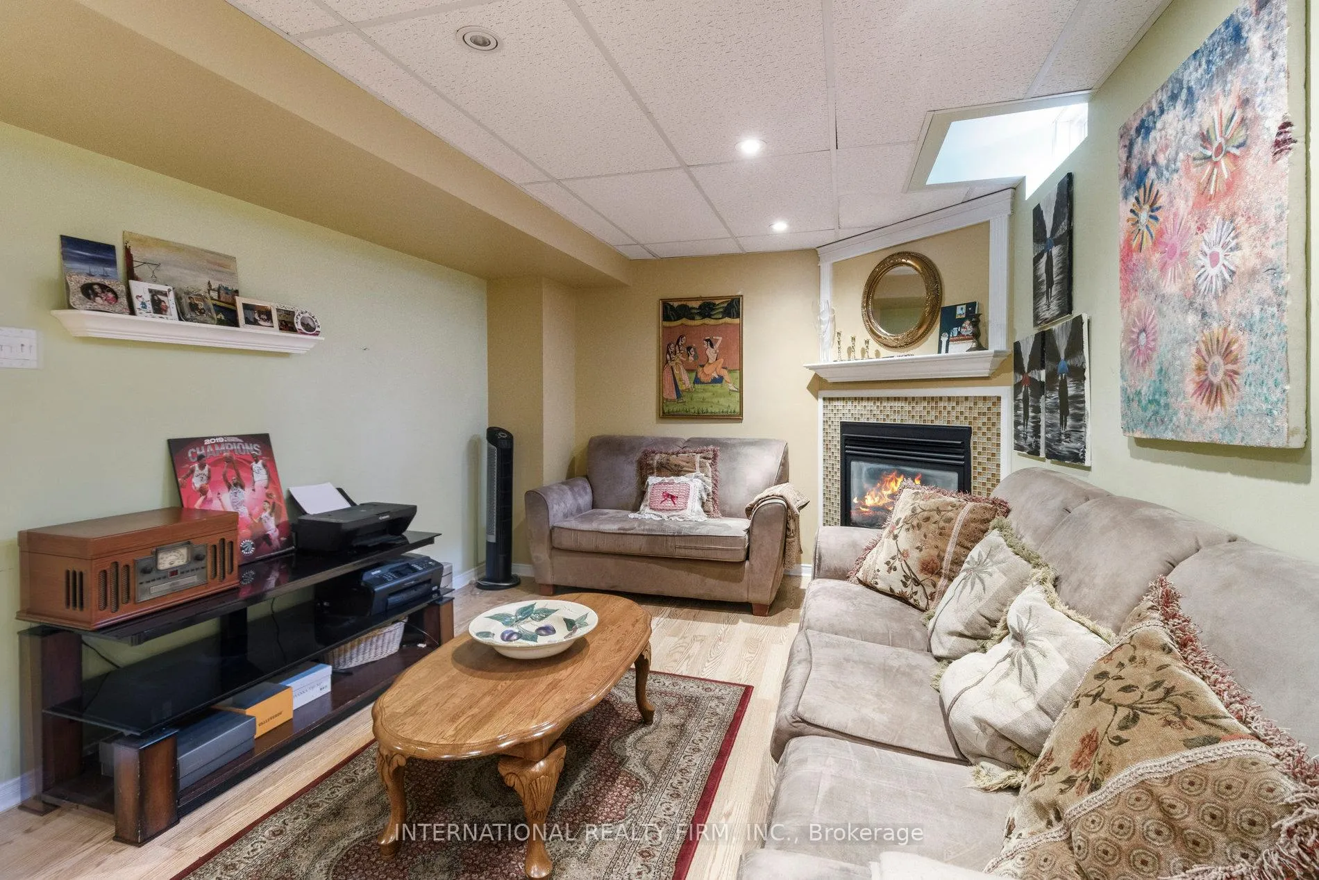 Photo 34 of 76 Timberwolf Crescent, Vaughan, Vellore Village — HOMEH