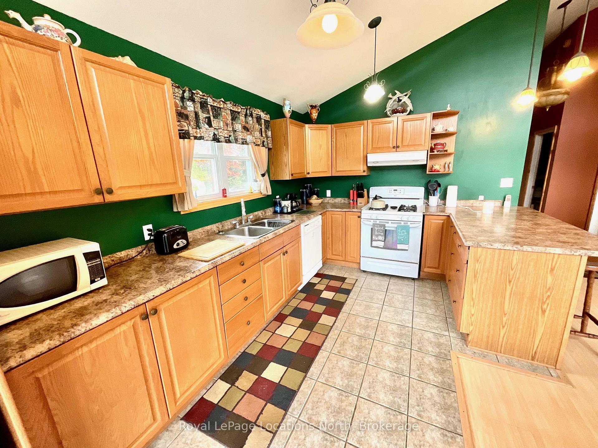 Photo 12 of 34 Pine Drive, McMurrich/Monteith, Sprucedale — HOMEH