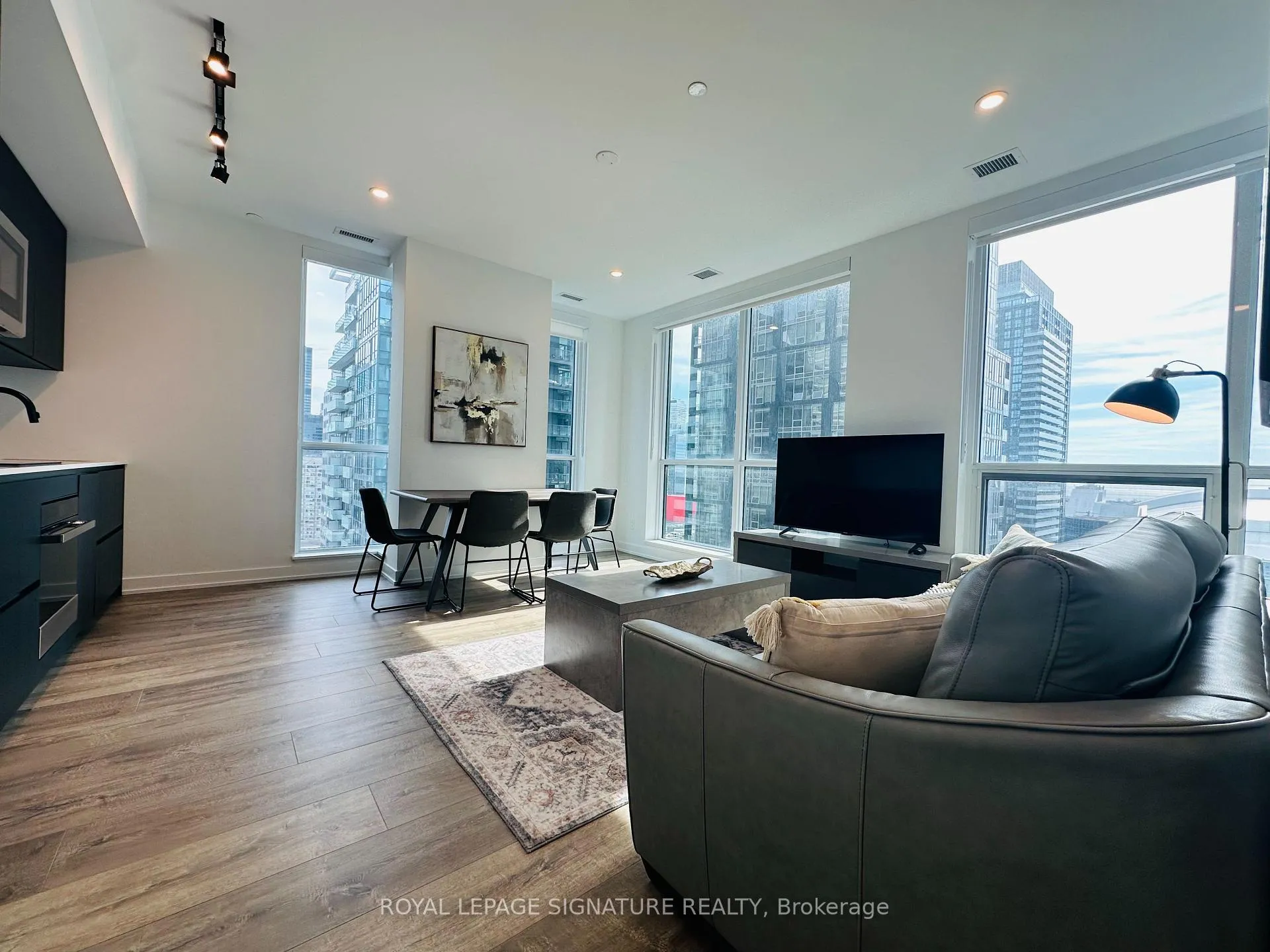 Photo 2 of Unit 2602, 327 King Street W, Toronto, Waterfront Communities — HOMEH