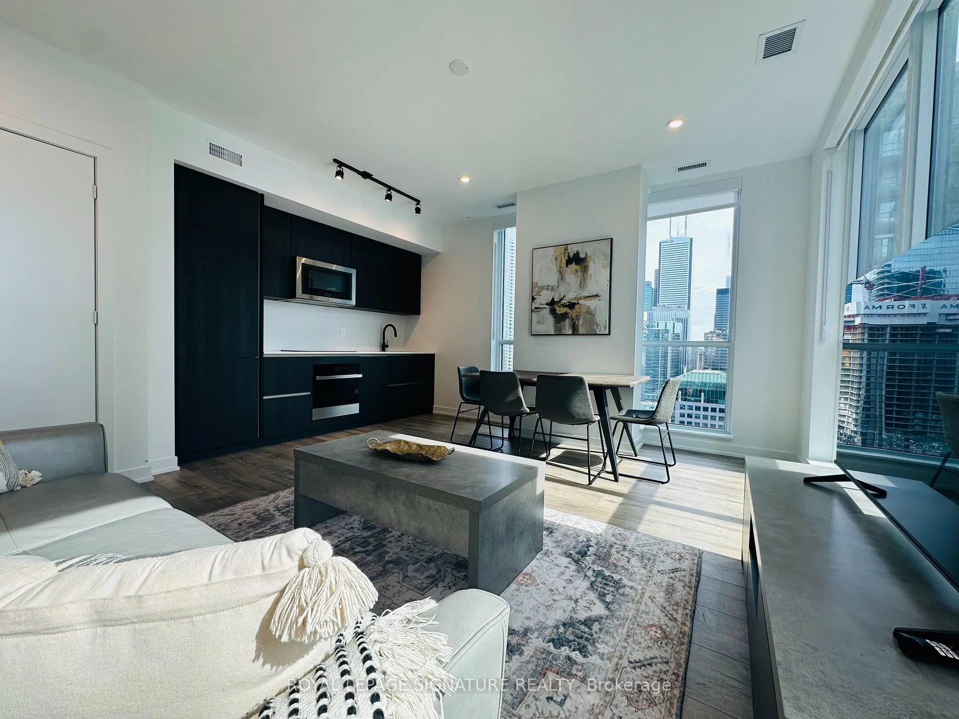Photo 3 of Unit 2602, 327 King Street W, Toronto, Waterfront Communities — HOMEH