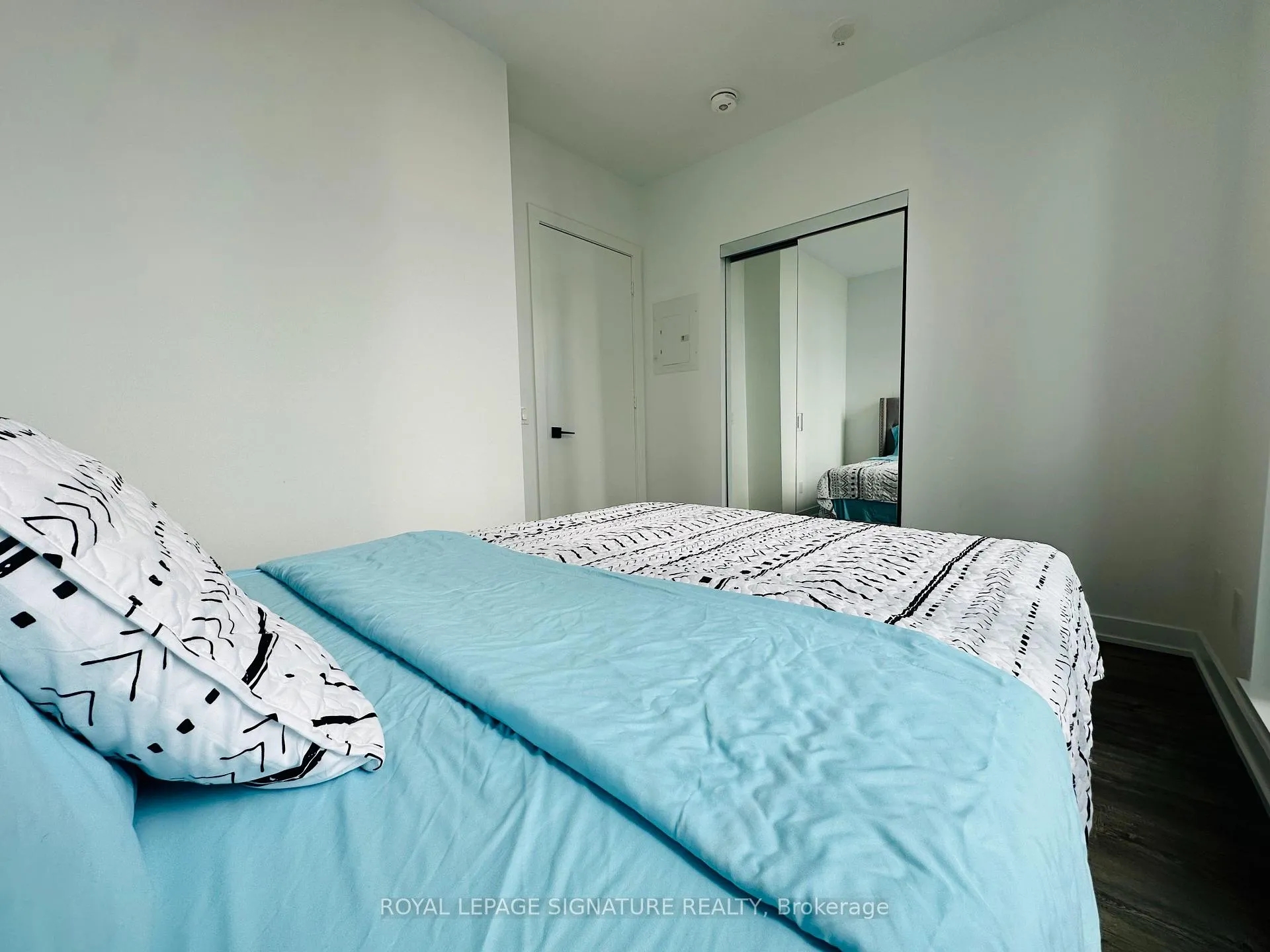 Photo 10 of Unit 2602, 327 King Street W, Toronto, Waterfront Communities — HOMEH