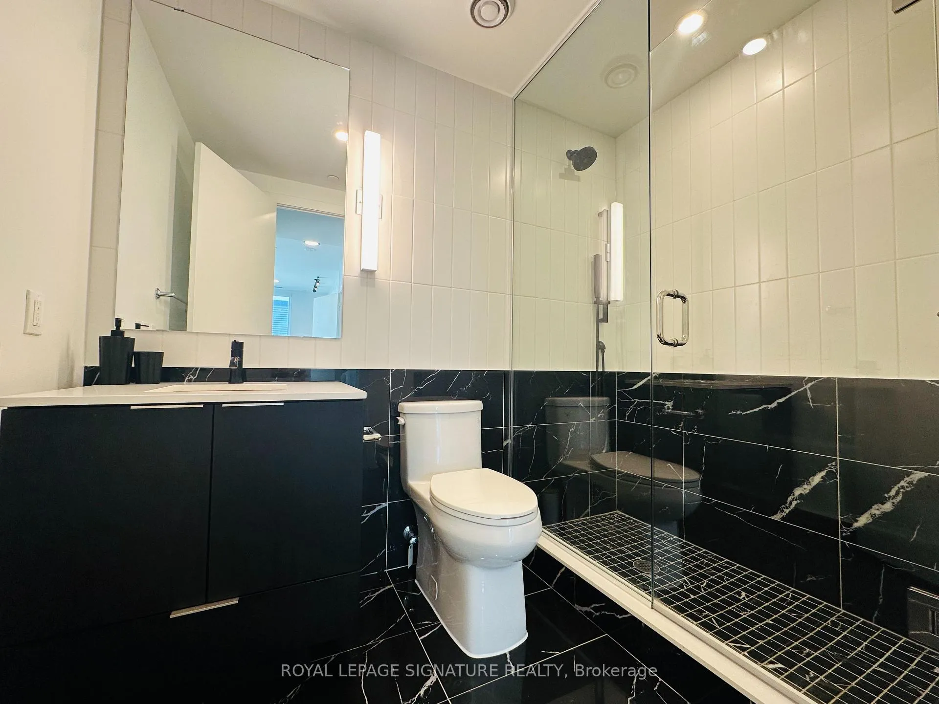 Photo 11 of Unit 2602, 327 King Street W, Toronto, Waterfront Communities — HOMEH