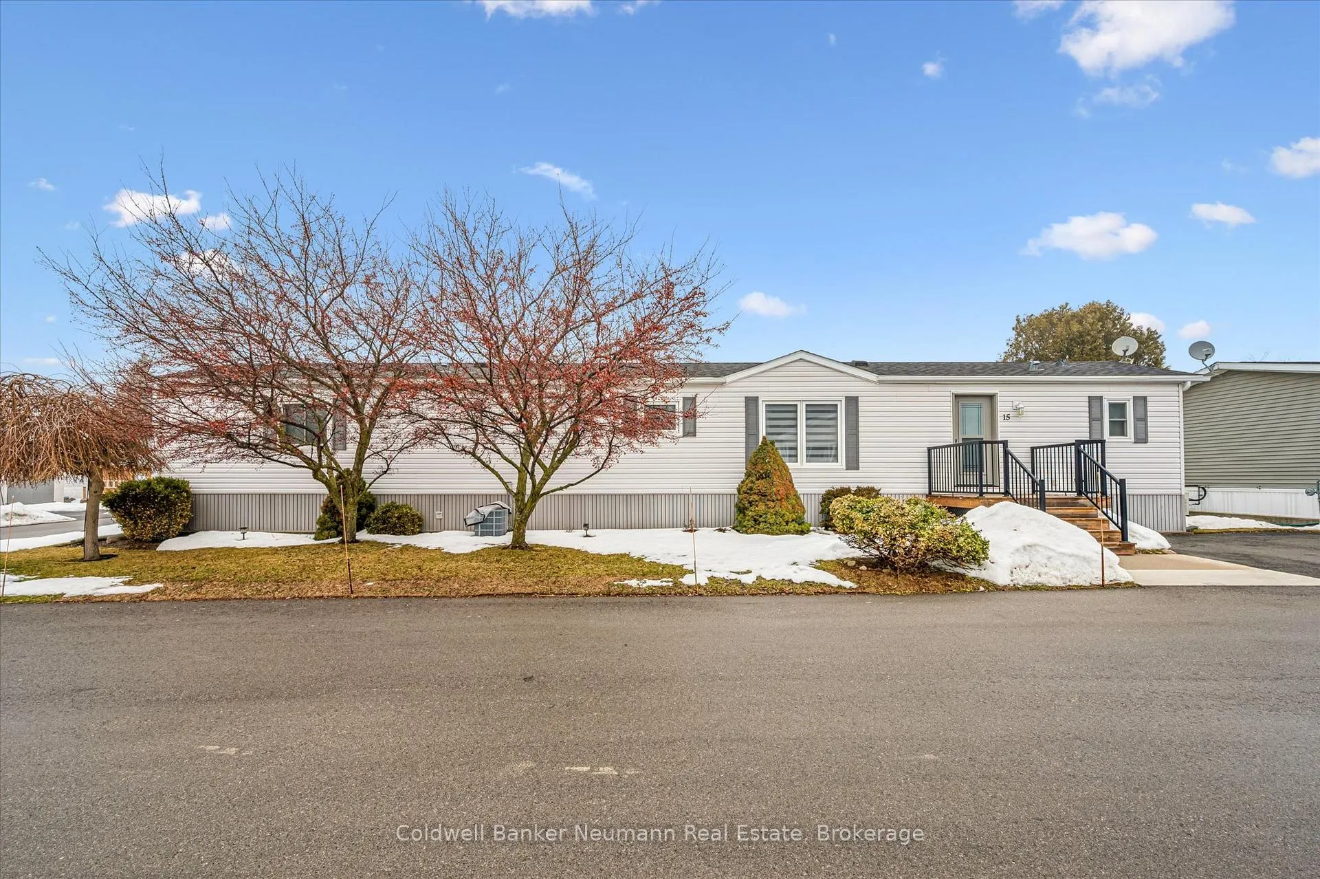 Photo 3 of 15 Elm Street, Puslinch, Rural Puslinch East — HOMEH