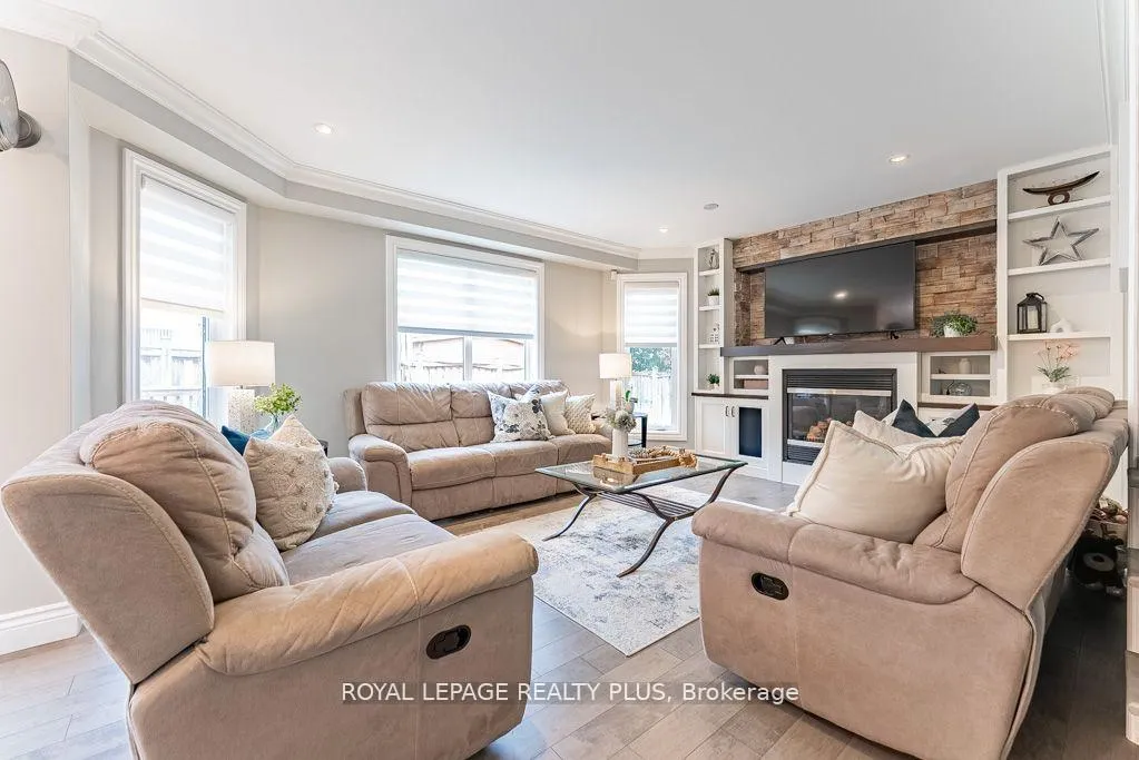 Photo 9 of 20 Navy Crescent, Brampton, Fletcher's Meadow — HOMEH