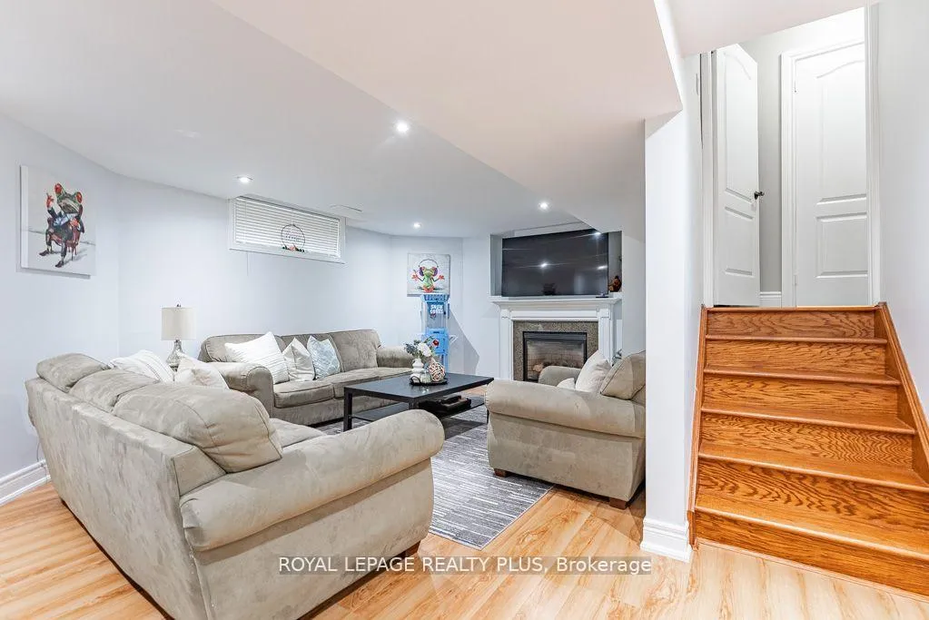 Photo 38 of 20 Navy Crescent, Brampton, Fletcher's Meadow — HOMEH