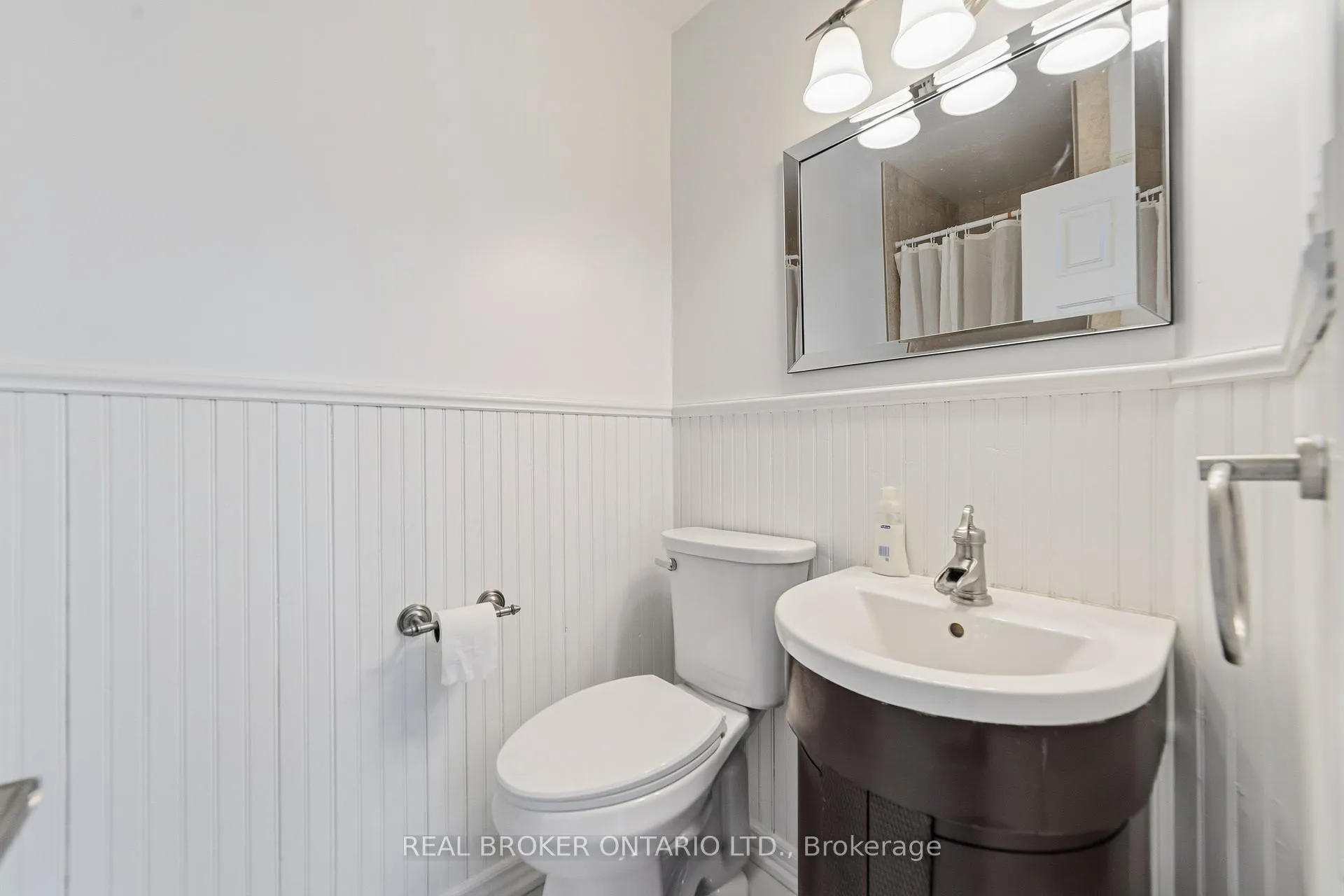 Photo 16 of 39 Templer Drive, Hamilton, Ancaster — HOMEH