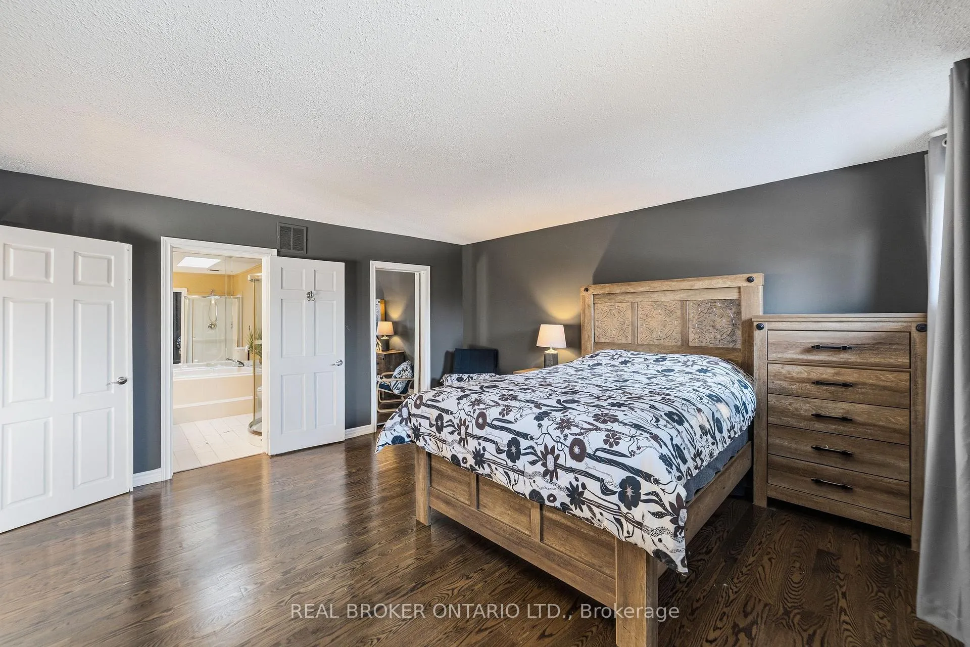 Photo 22 of 39 Templer Drive, Hamilton, Ancaster — HOMEH
