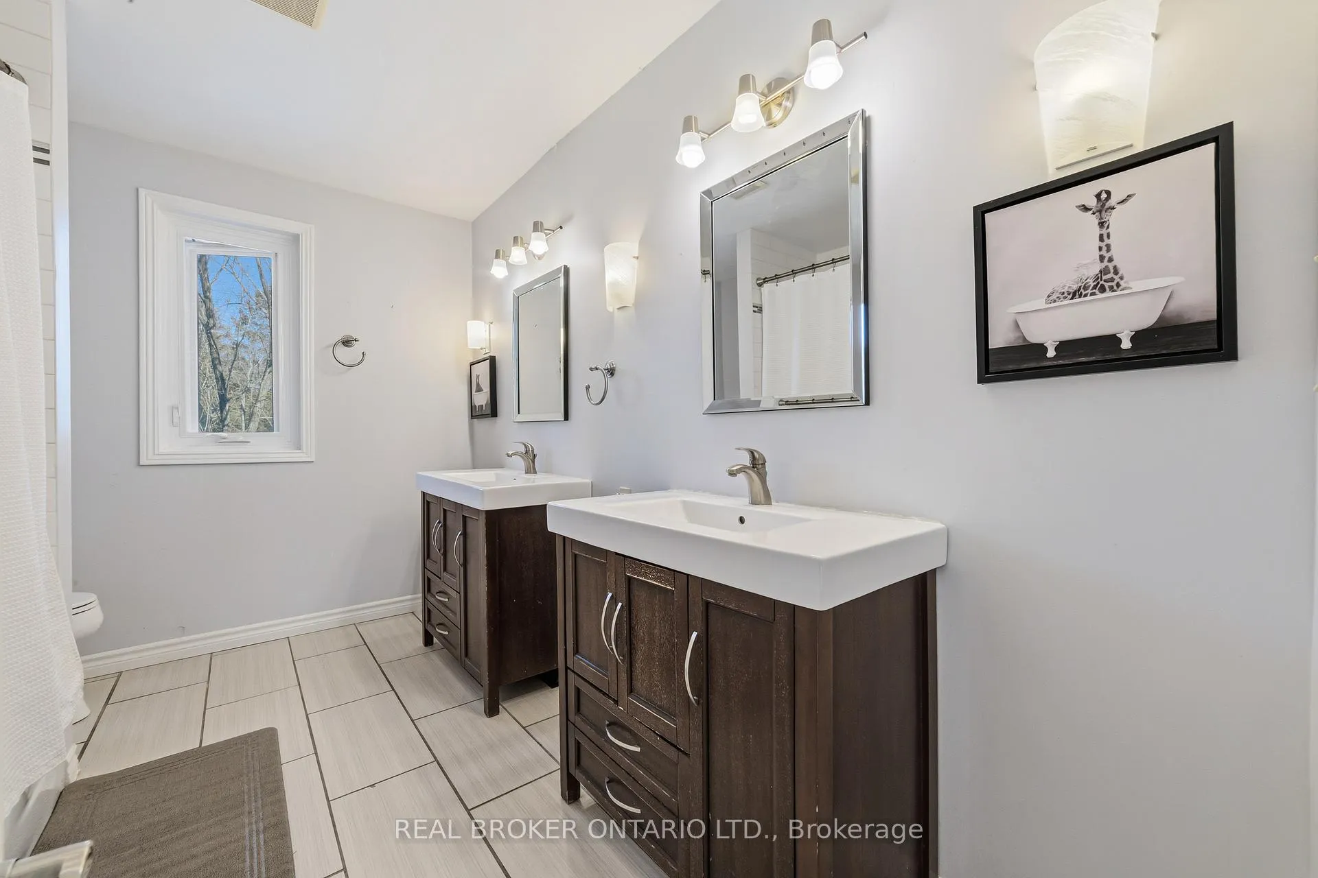 Photo 24 of 39 Templer Drive, Hamilton, Ancaster — HOMEH