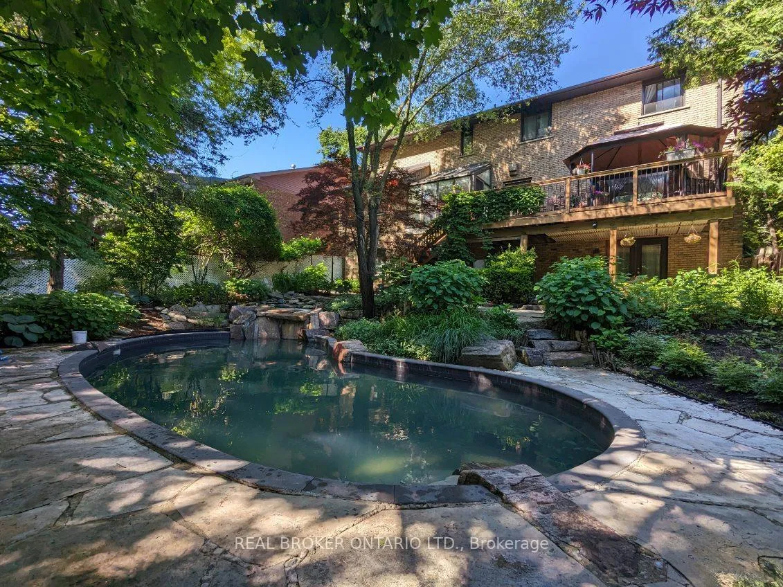 Photo 35 of 39 Templer Drive, Hamilton, Ancaster — HOMEH
