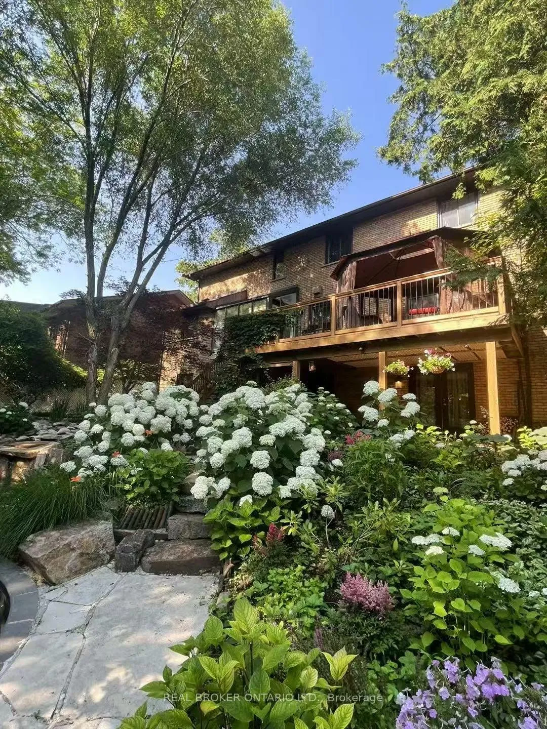 Photo 37 of 39 Templer Drive, Hamilton, Ancaster — HOMEH