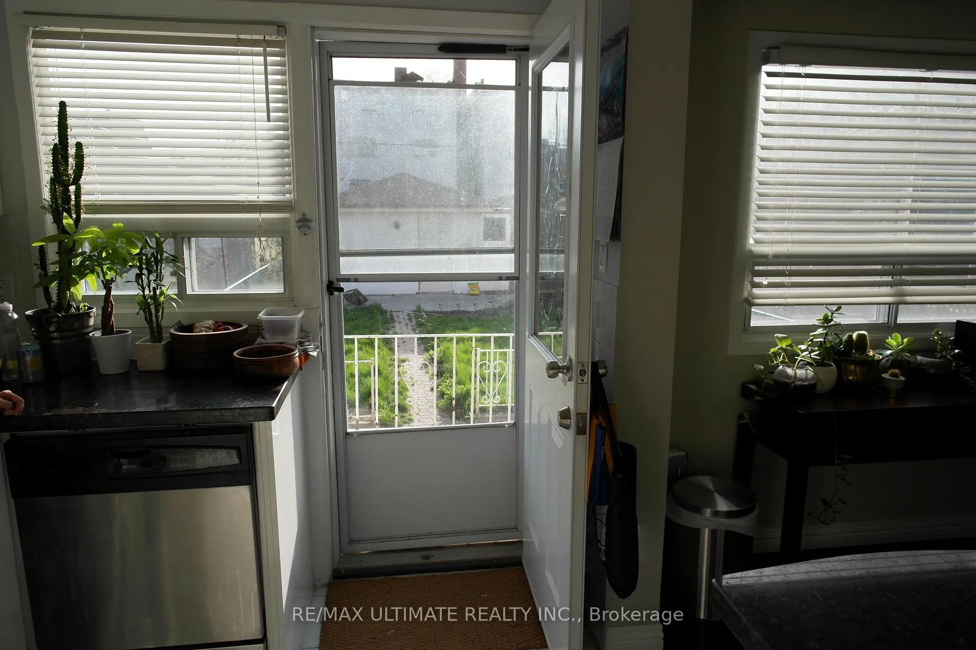 Photo 12 of 76 Palmerston Avenue, Toronto, Trinity-Bellwoods — HOMEH