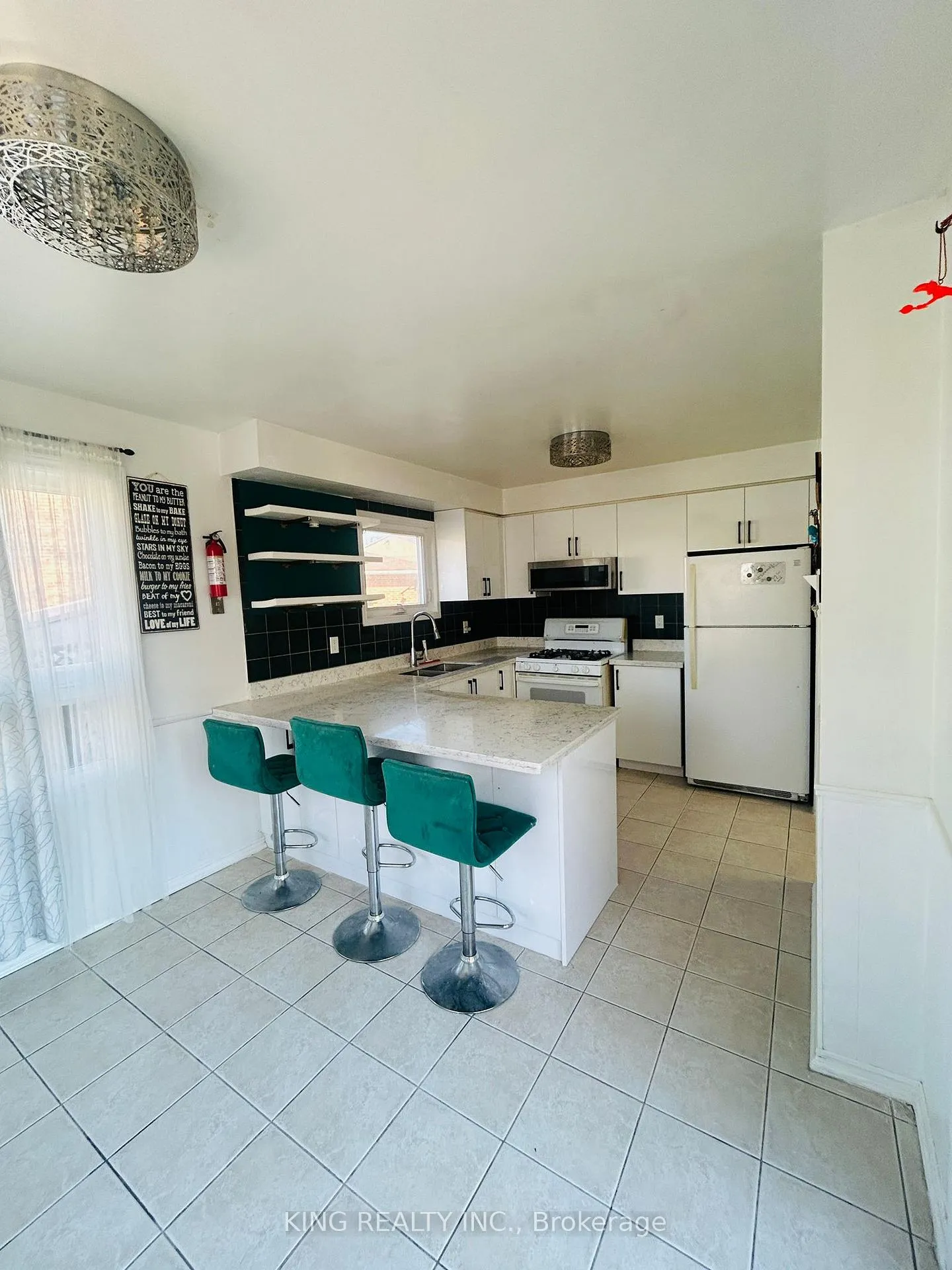 Photo 7 of 10 Patterson Crescent, Ajax, Central — HOMEH
