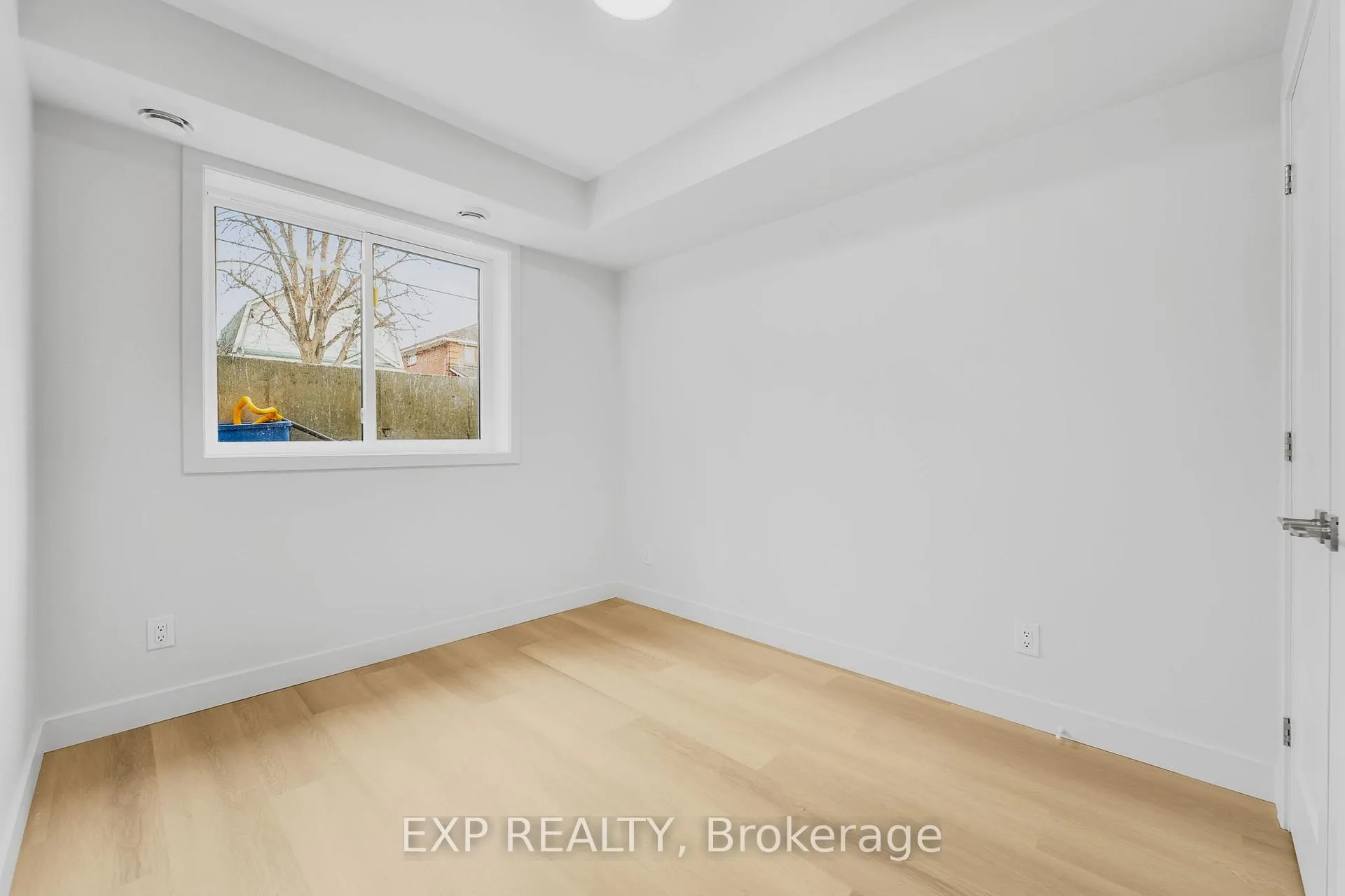 Photo 5 of Unit C, 2 Iona Street, Ottawa, Ottawa West — HOMEH