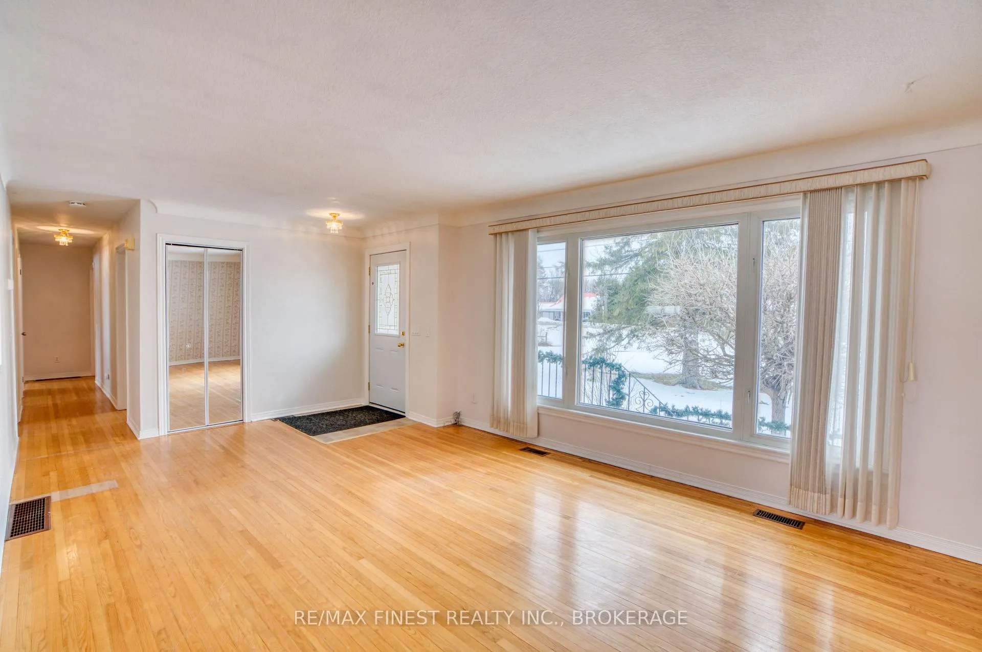 Photo 5 of 2068 Unity Road, Kingston, City North of 401 — HOMEH