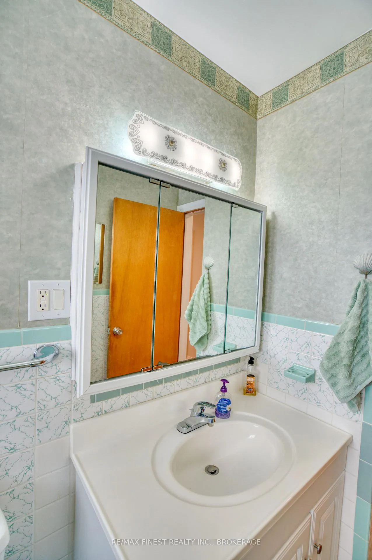 Photo 26 of 2068 Unity Road, Kingston, City North of 401 — HOMEH
