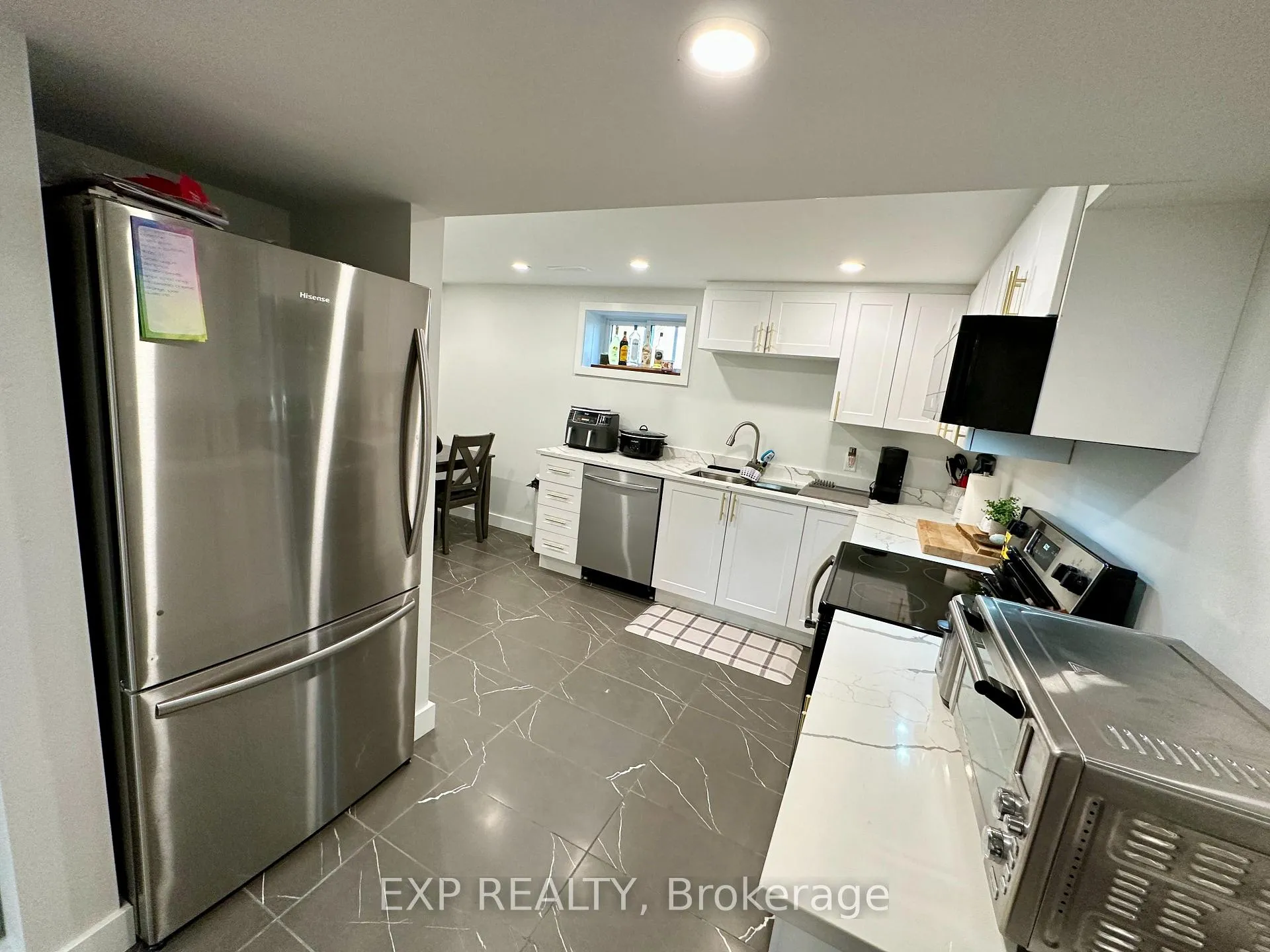 Photo 5 of Unit B, 44 Sherry Lane, Ottawa, Manordale — HOMEH