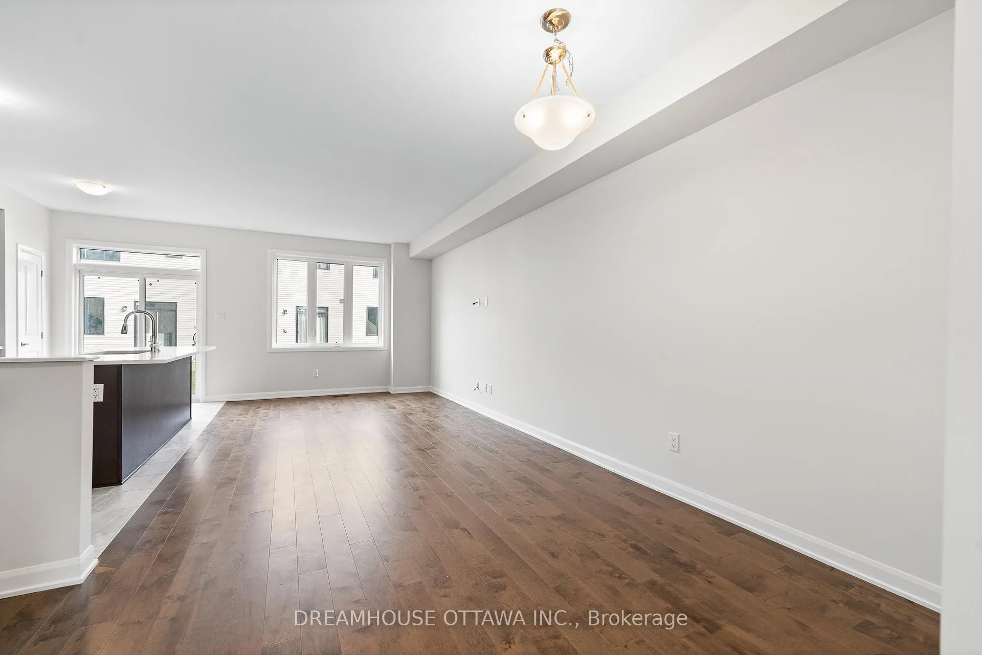 Photo 5 of 563 Aglish Mews, Ottawa, Barrhaven - Half Moon Bay — HOMEH